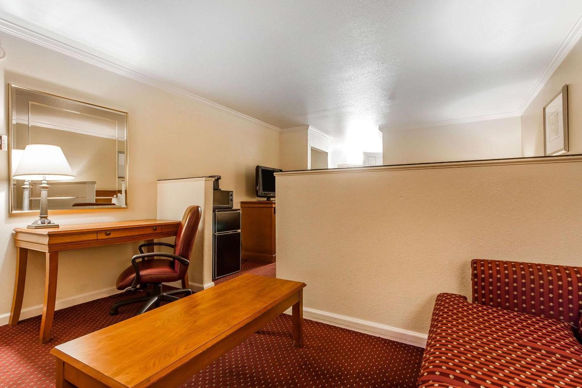 Quality Inn & Suites Gilroy photo 29
