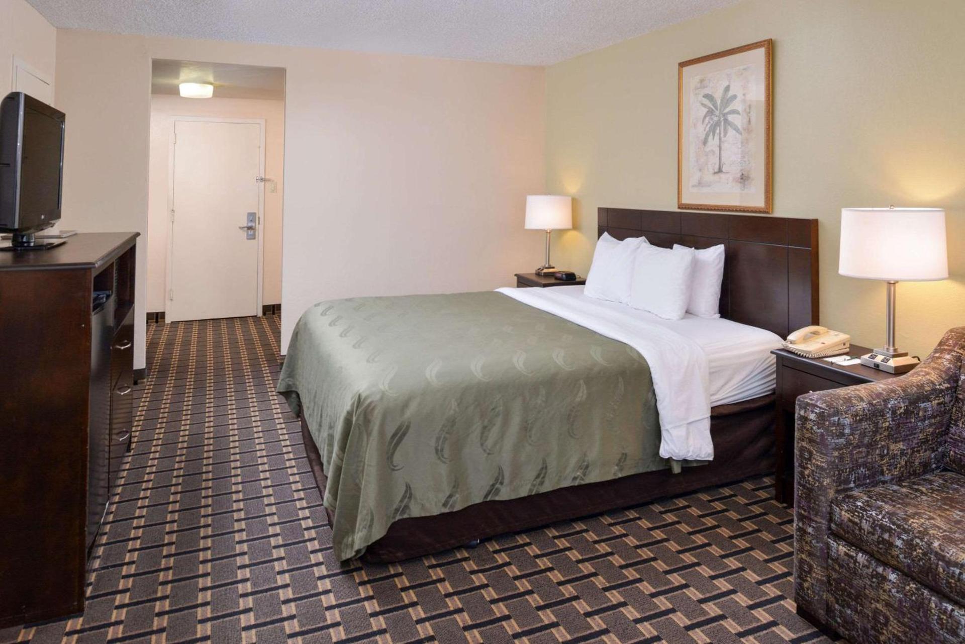 Quality Inn & Suites Montebello - Los Angeles photo 24
