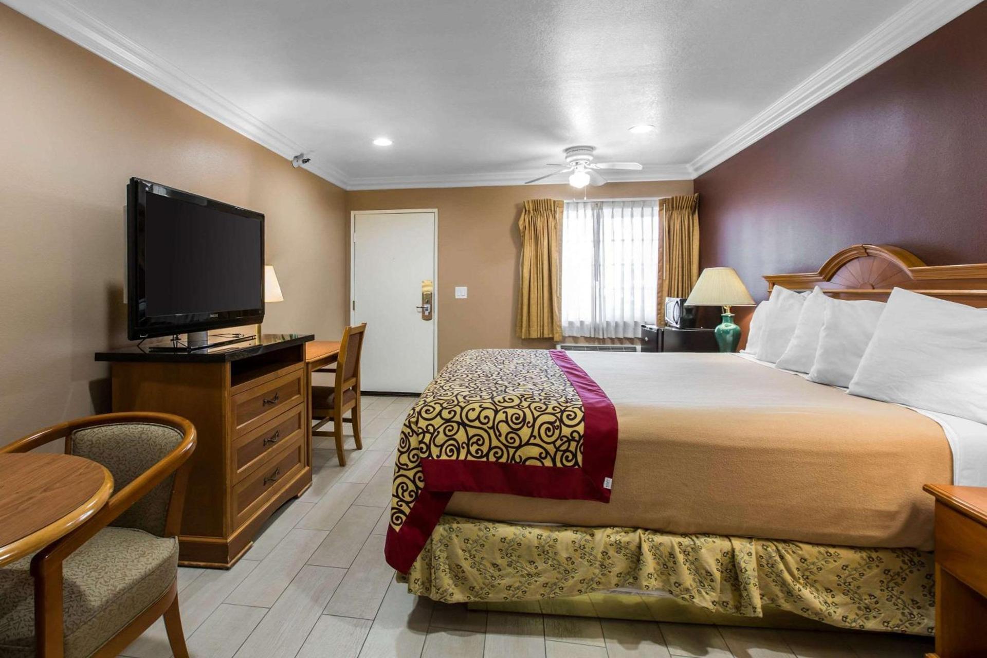 Rodeway Inn Cypress - Buena Park photo 18