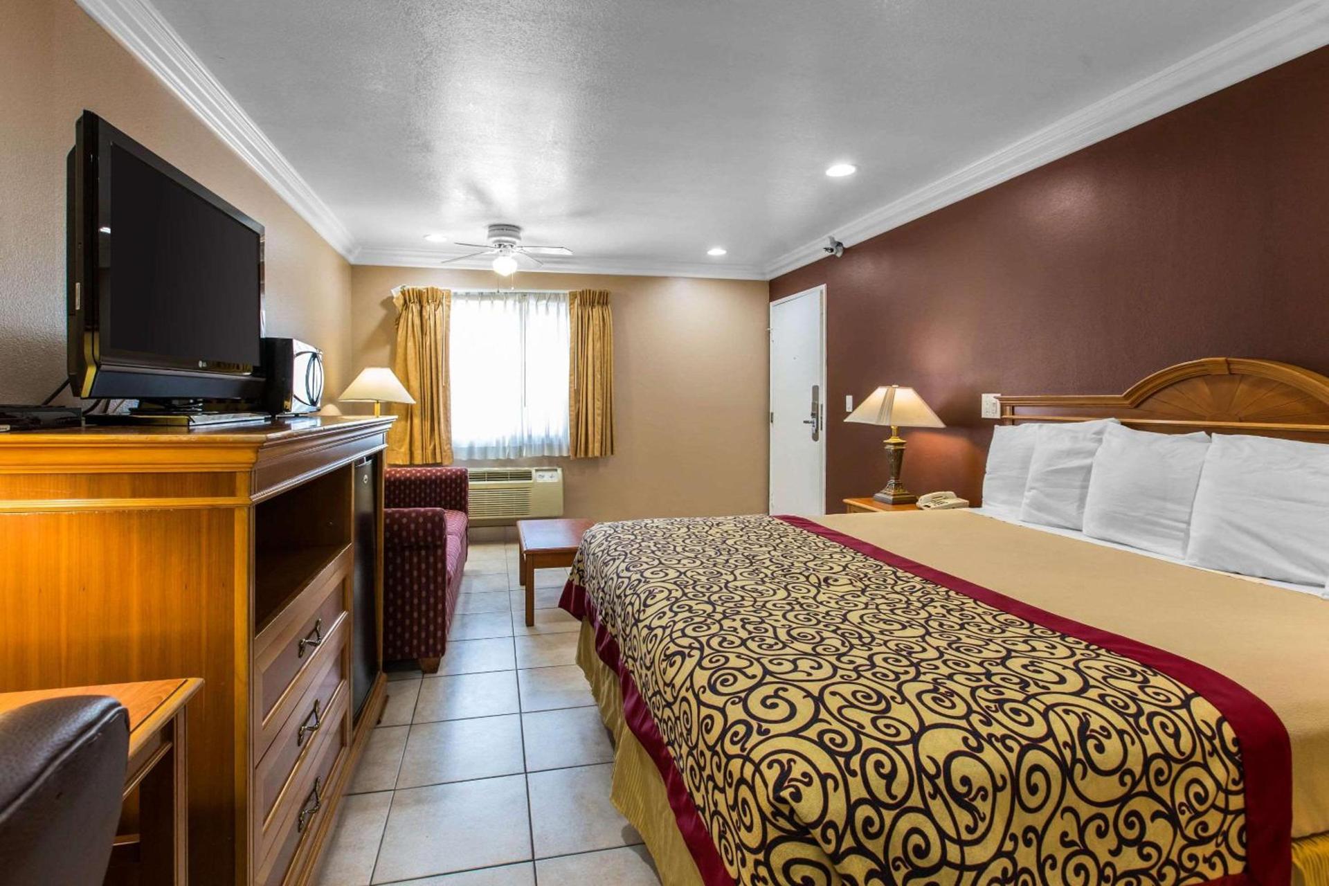 Rodeway Inn Cypress - Buena Park photo 16