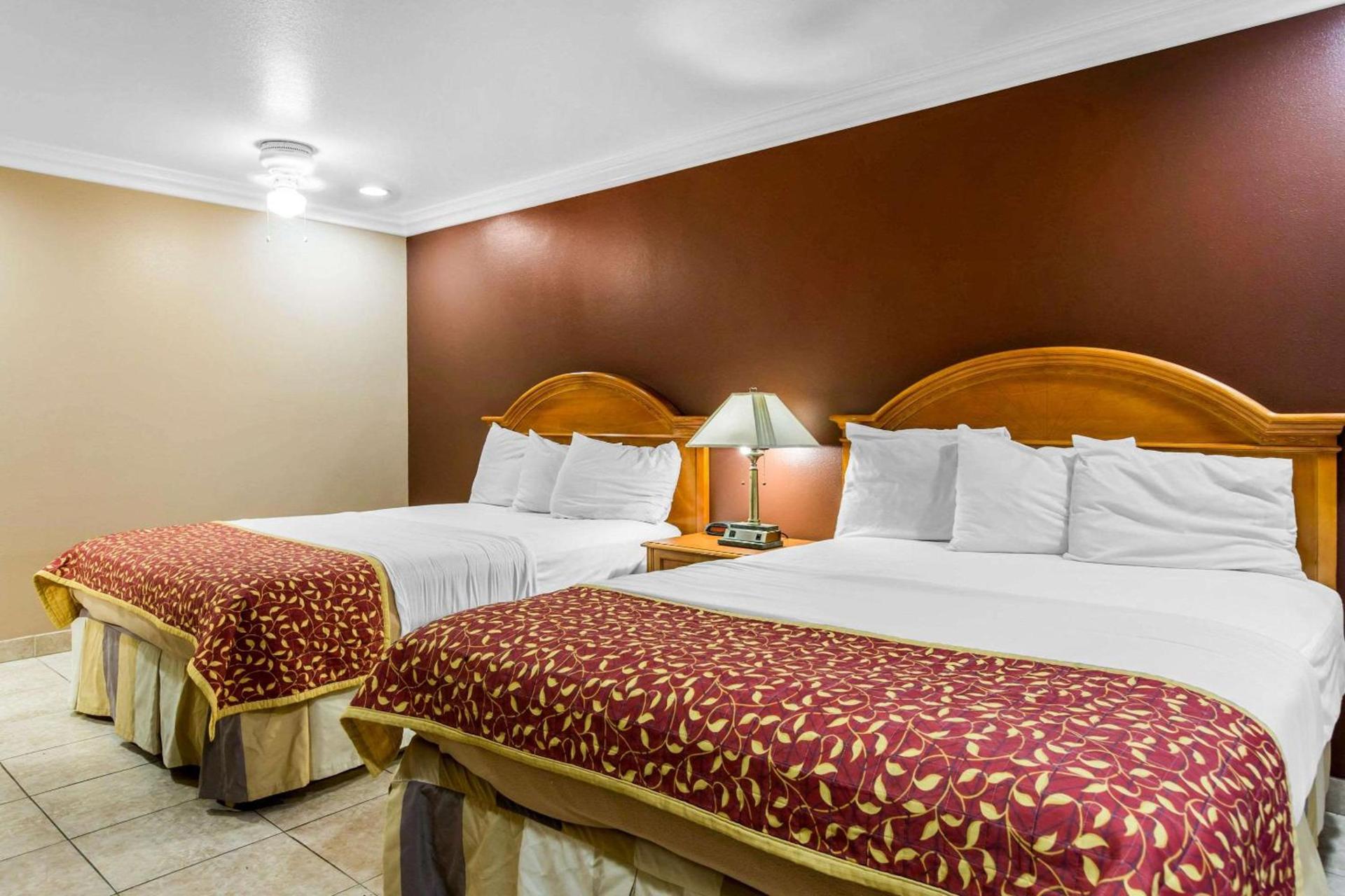 Rodeway Inn Cypress - Buena Park photo 14