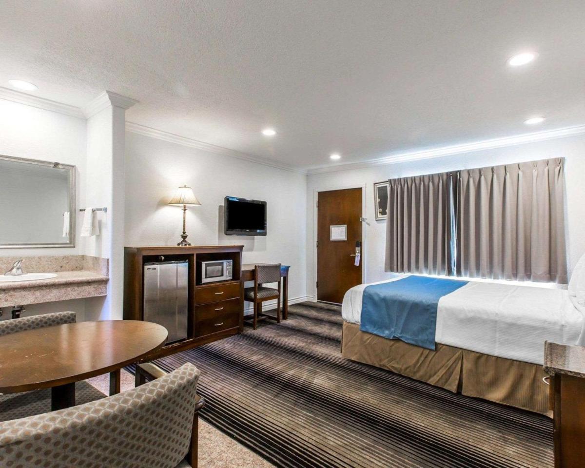 Rodeway Inn & Suites Pacific Coast Highway photo 11
