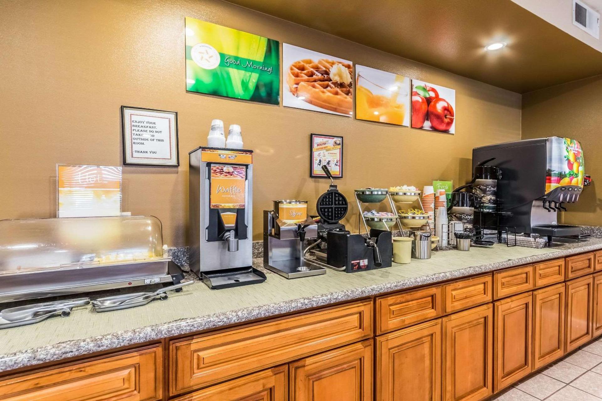 Quality Inn Fresno Near University photo 31