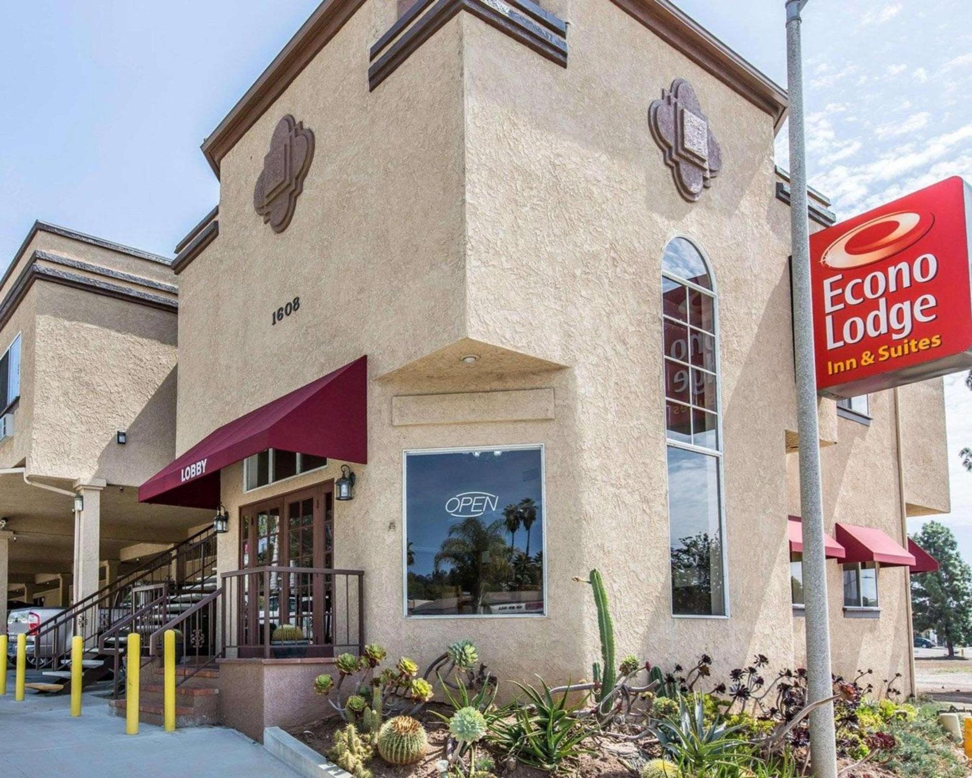 Econo Lodge Inn & Suites Fallbrook Downtown — hotel in Fallbrook