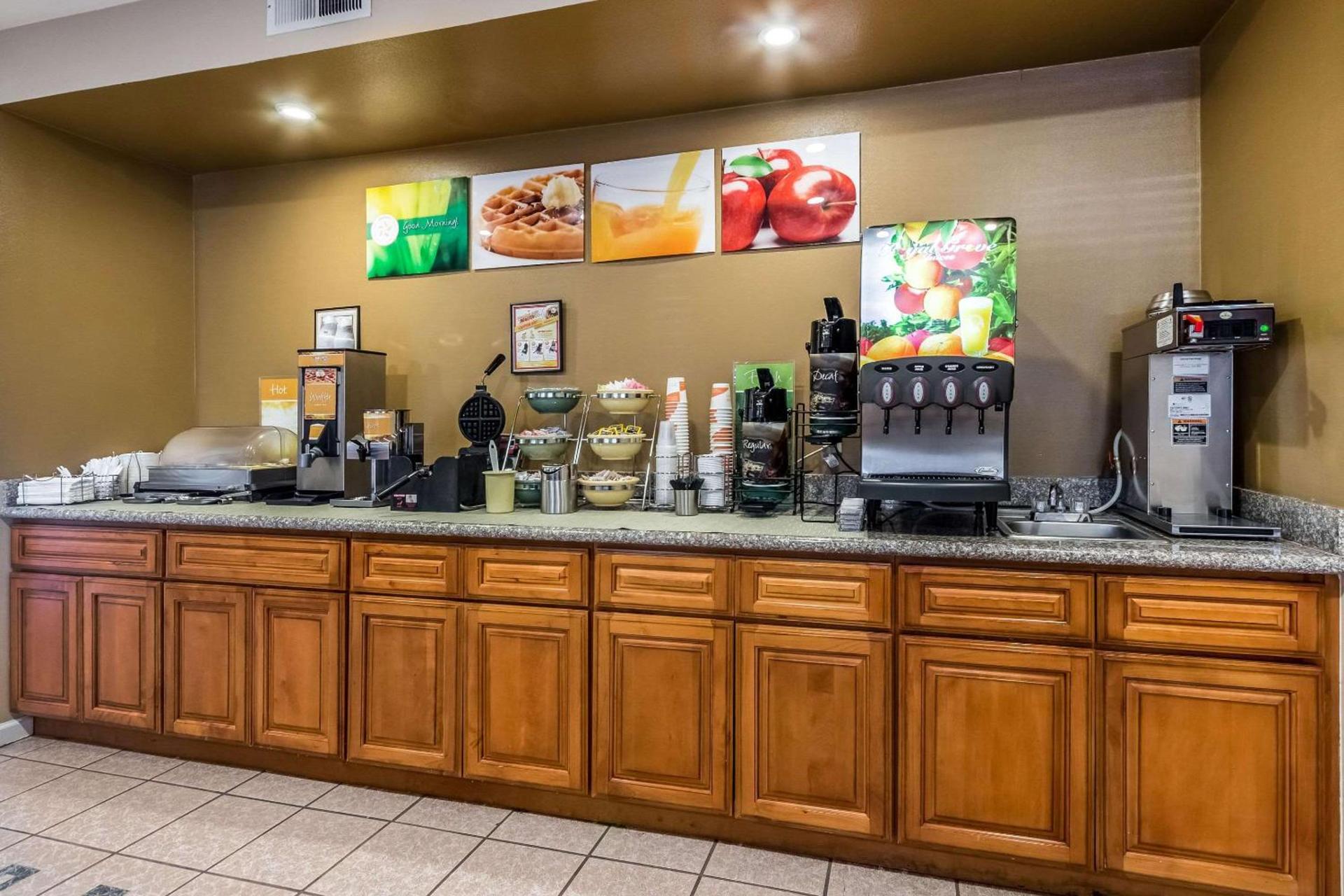 Quality Inn Fresno Near University photo 29