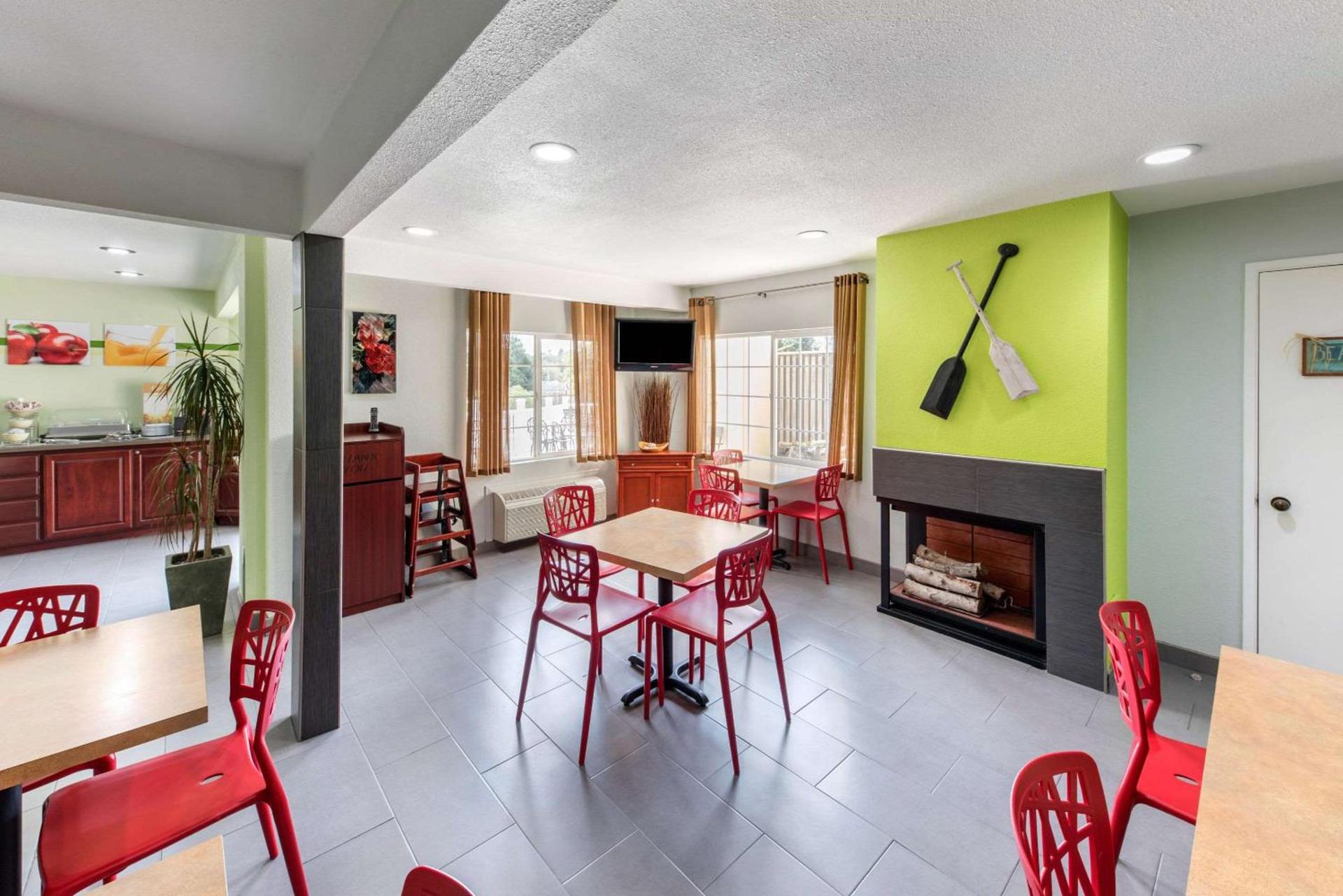 Quality Inn & Suites Capitola By the Sea photo 20