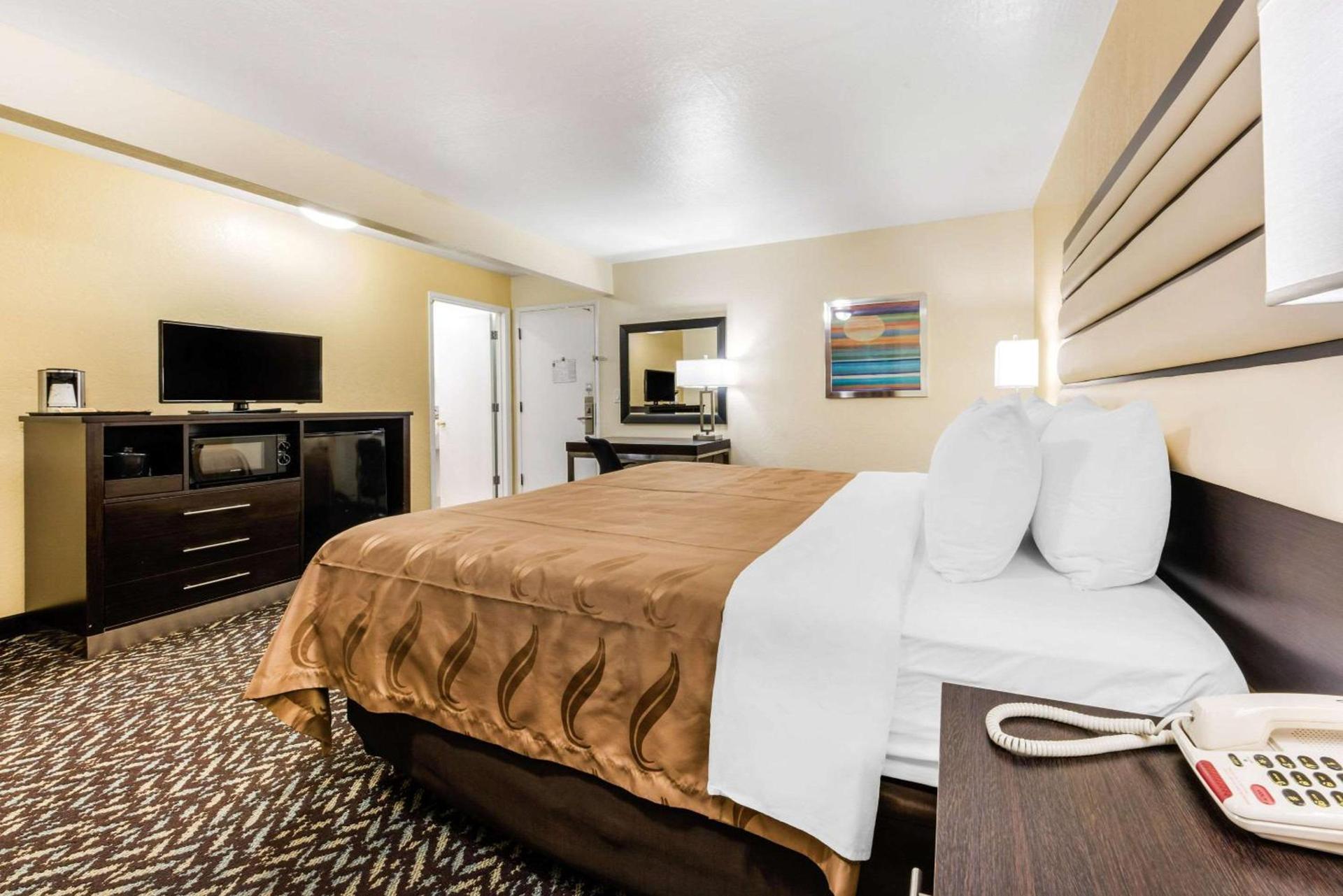 Quality Inn & Suites Capitola By the Sea photo 8