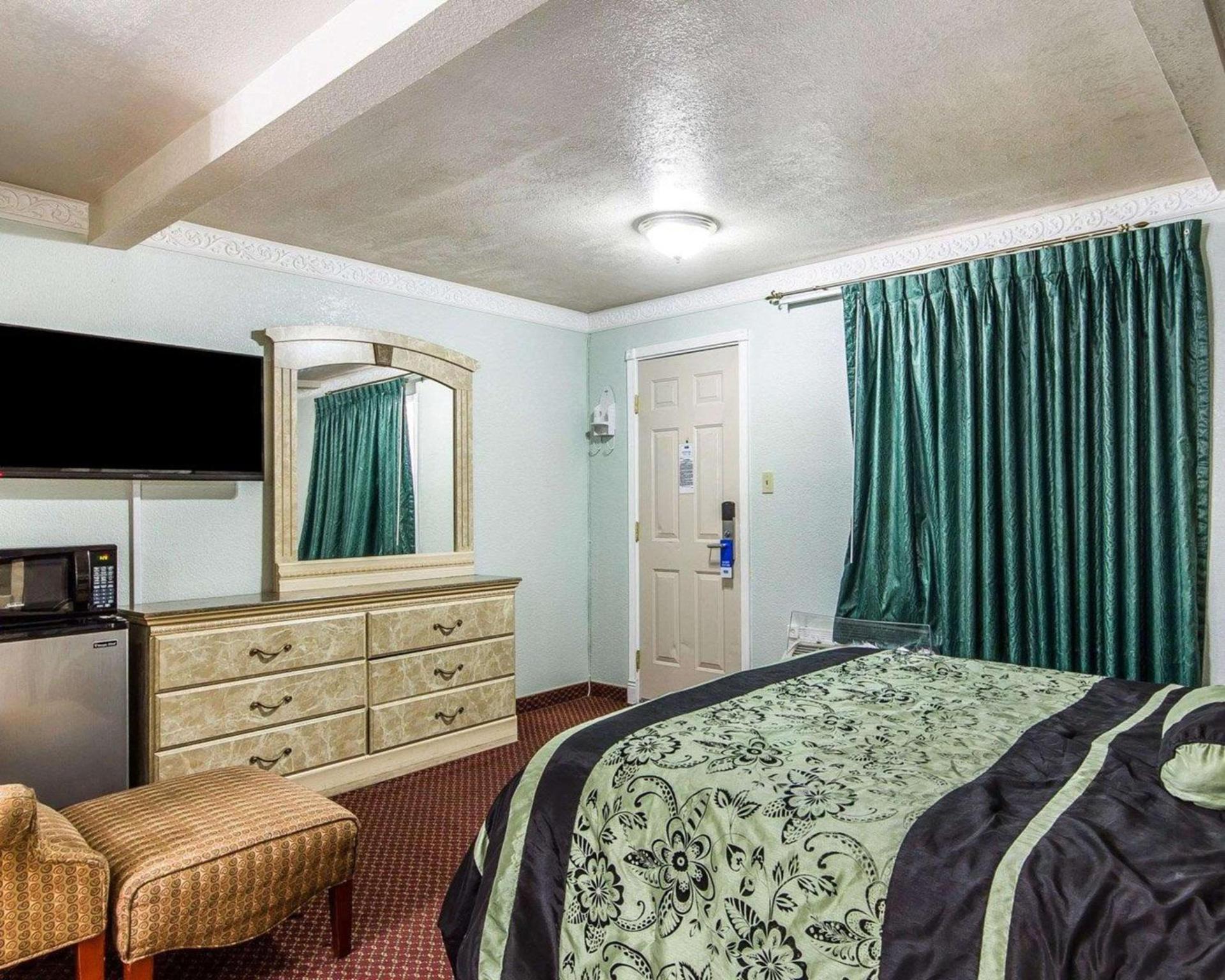 Sycamore Inn Chico University Area photo 14