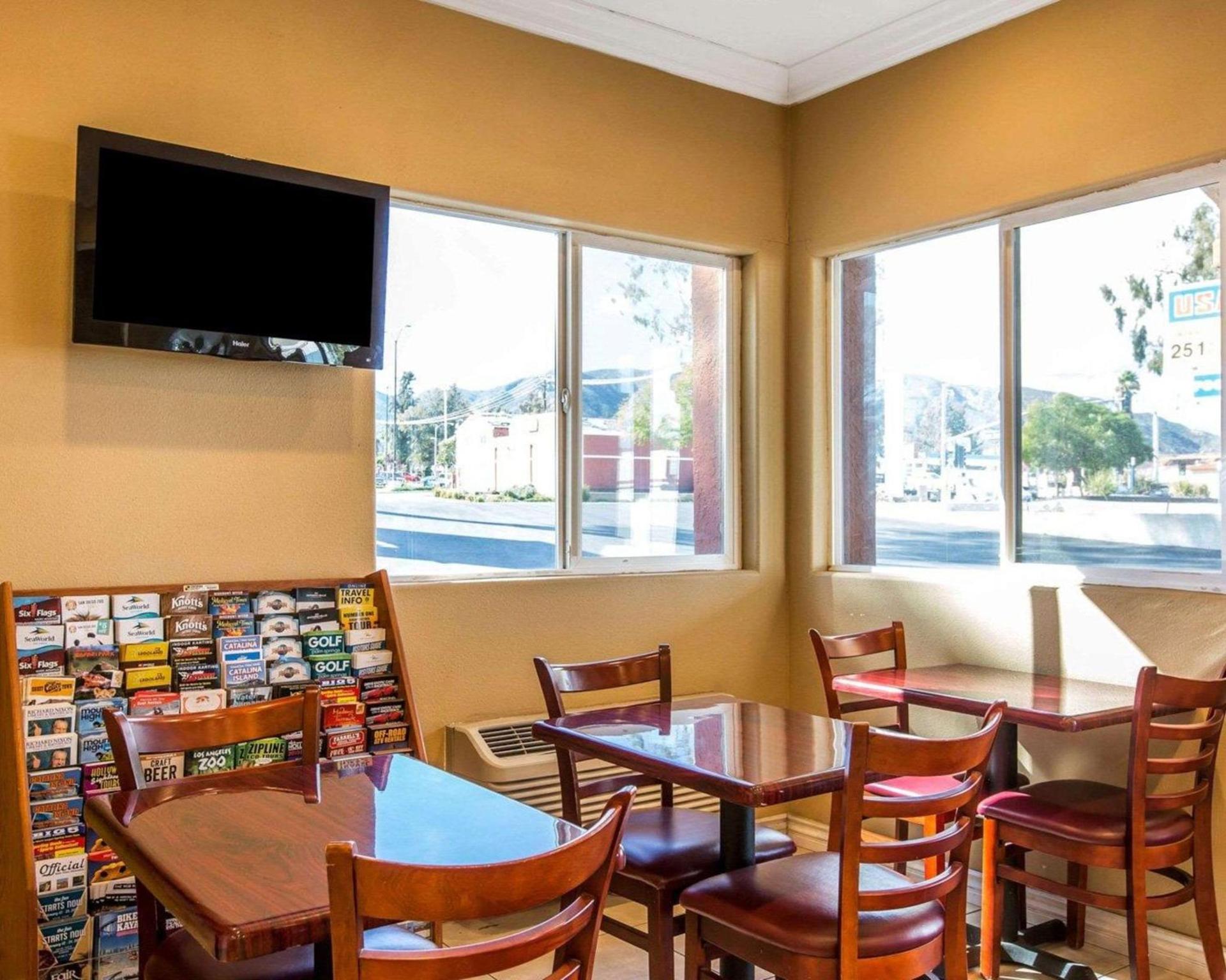 Rodeway Inn & Suites Corona photo 3