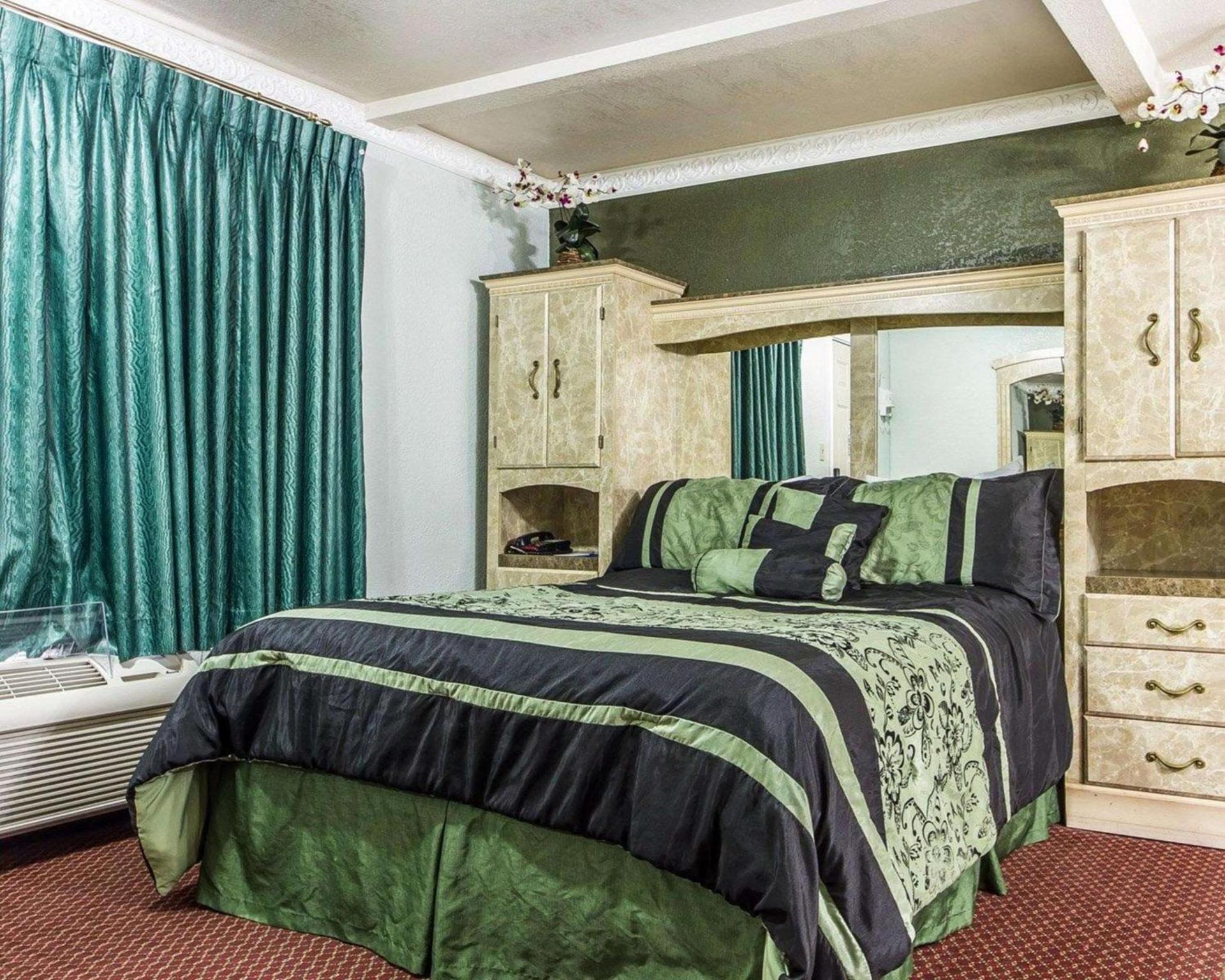 Sycamore Inn Chico University Area photo 12