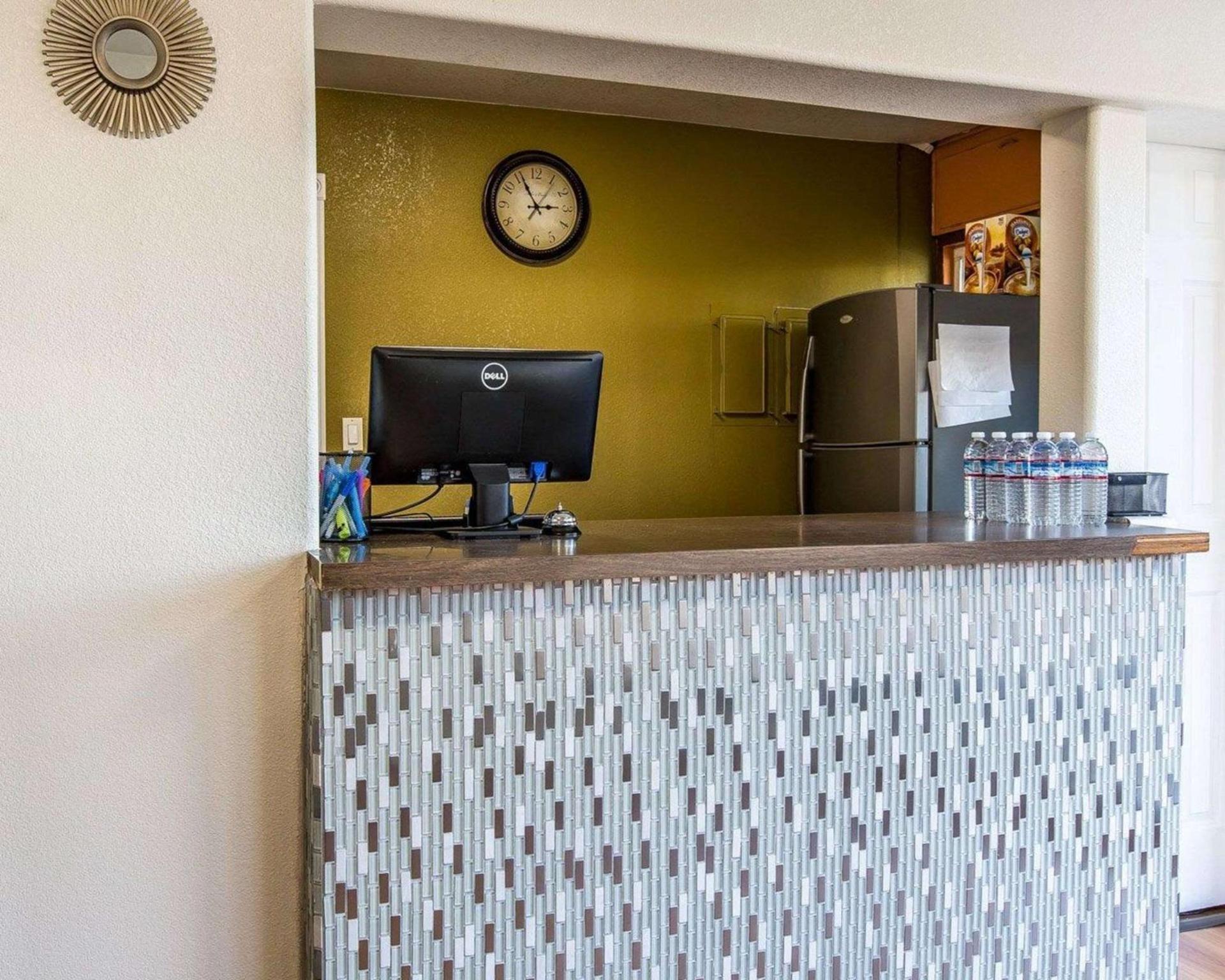 Rodeway Inn Downtown Hanford photo 7