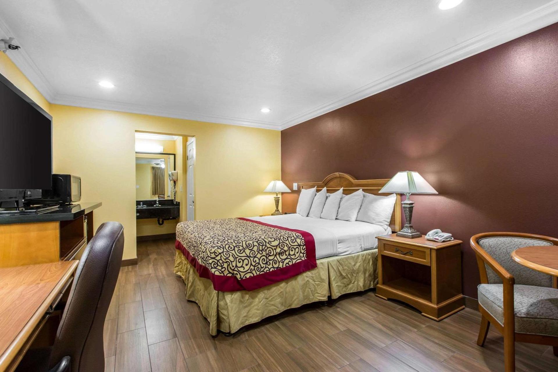 Rodeway Inn Cypress - Buena Park photo 11