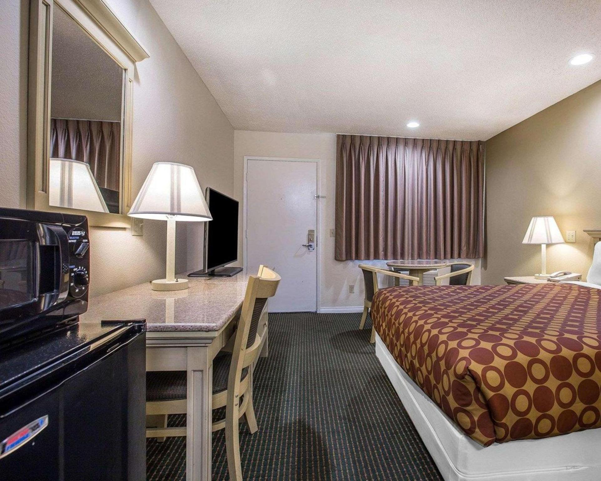 Rodeway Inn Santee San Diego East photo 12
