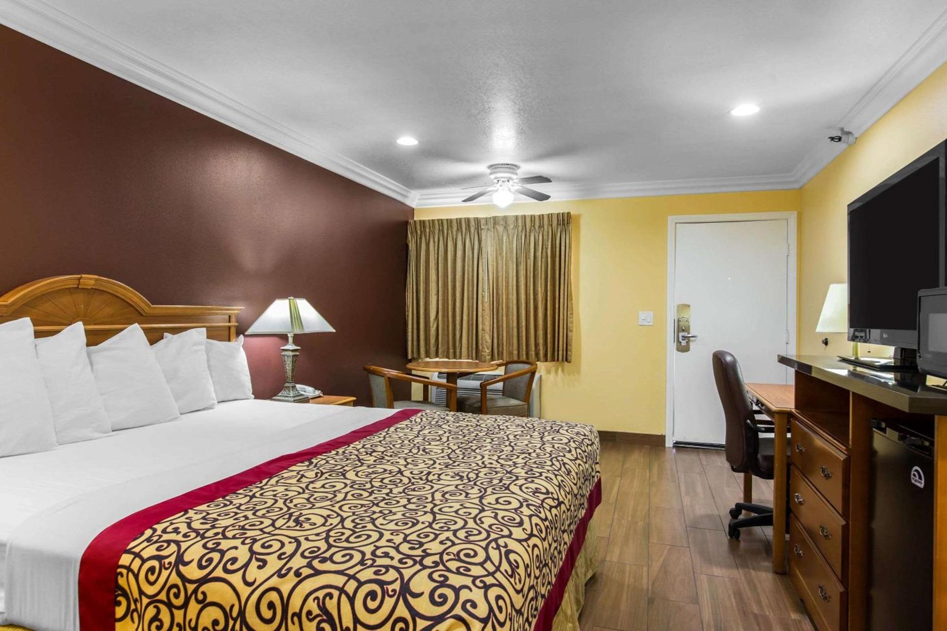 Rodeway Inn Cypress - Buena Park photo 10