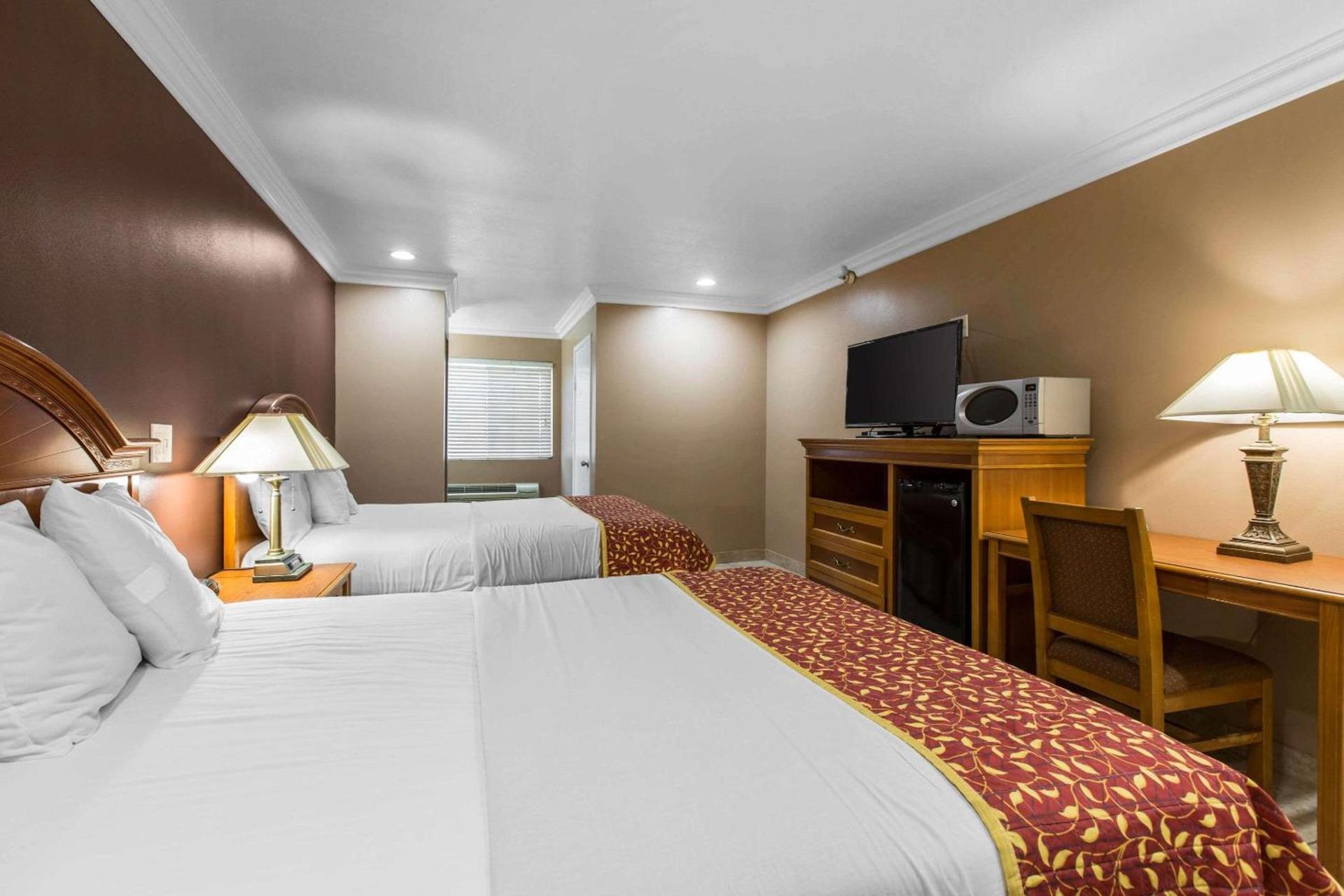 Rodeway Inn Cypress - Buena Park photo 8