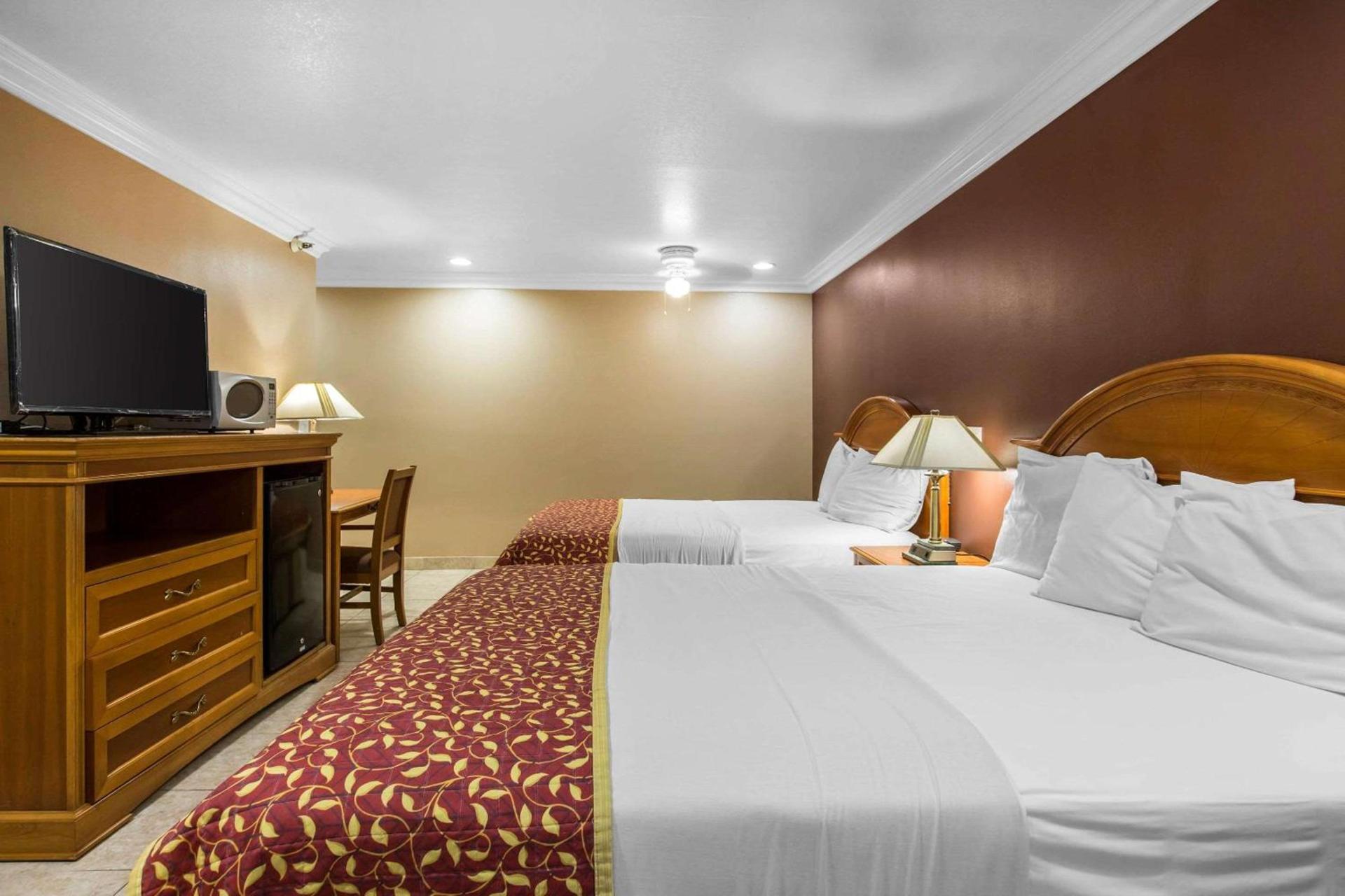 Rodeway Inn Cypress - Buena Park photo 6