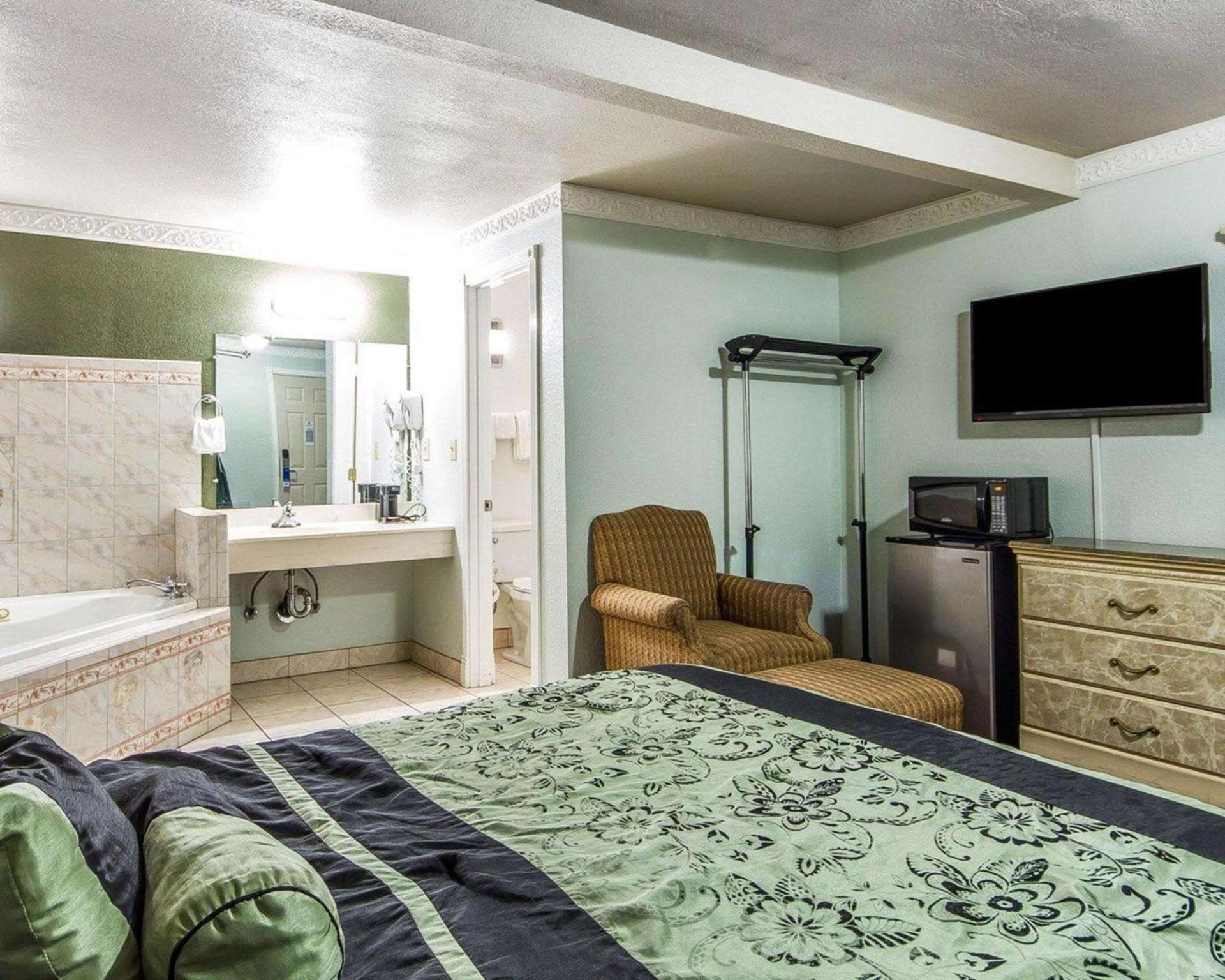 Sycamore Inn Chico University Area photo 11