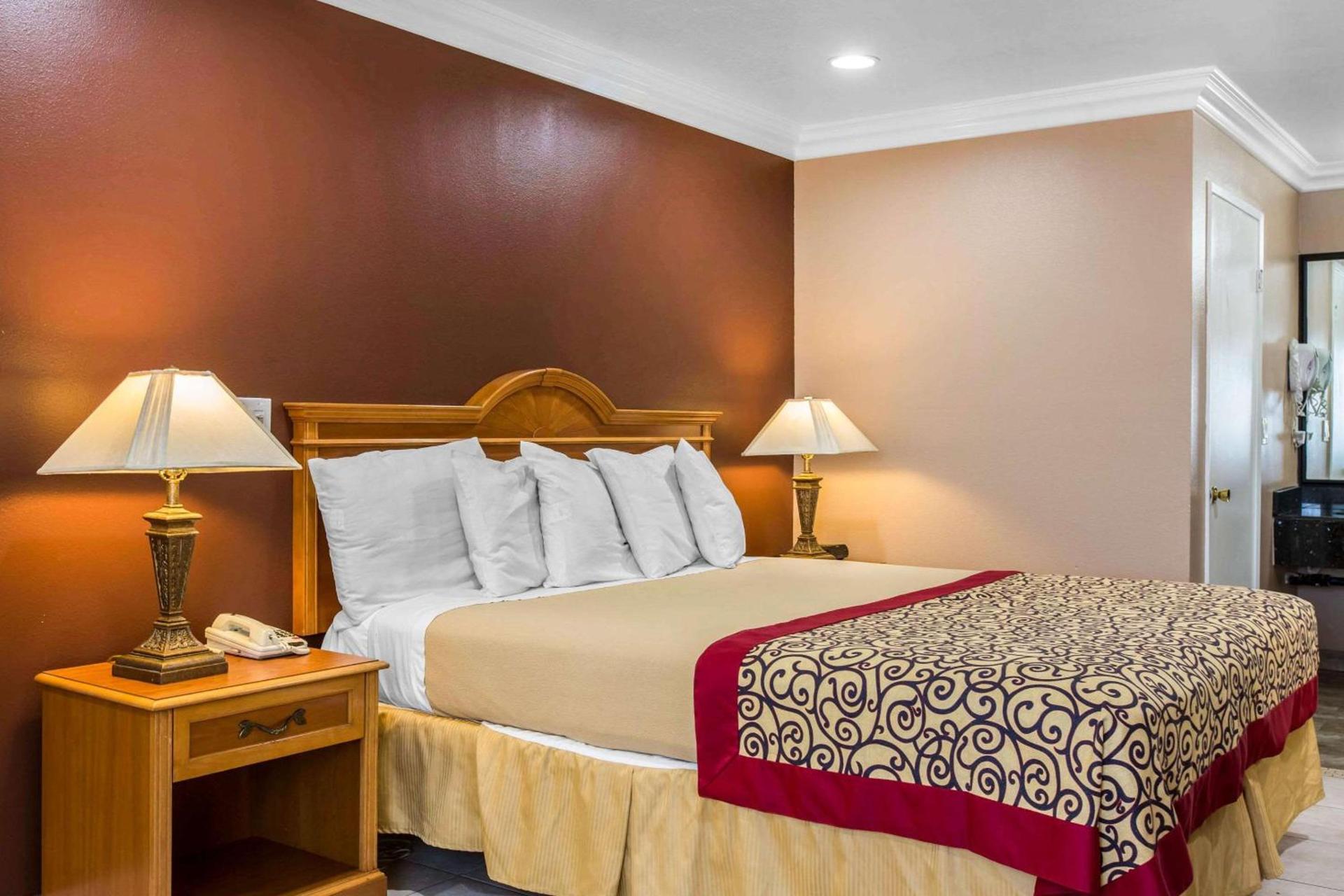 Rodeway Inn Cypress - Buena Park photo 3