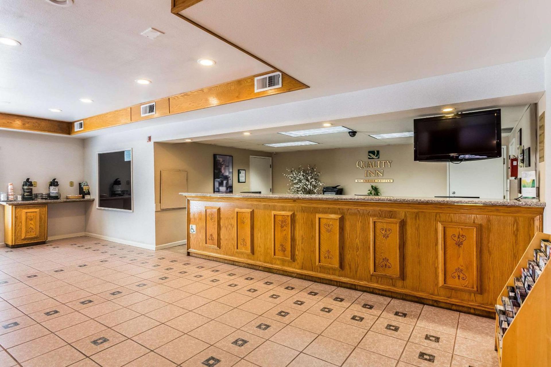 Quality Inn Fresno Near University photo 3