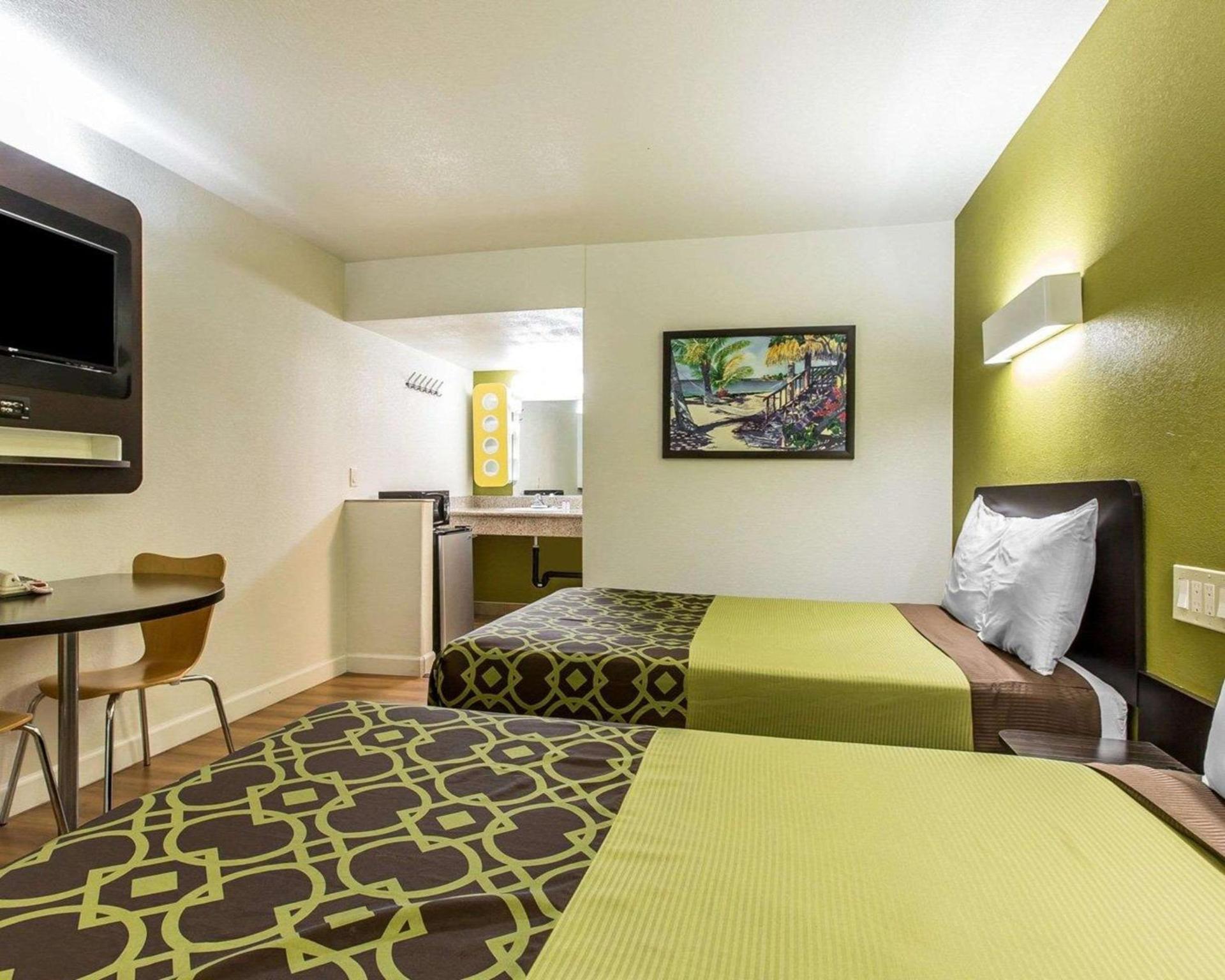 Rodeway Inn Downtown Hanford photo 9
