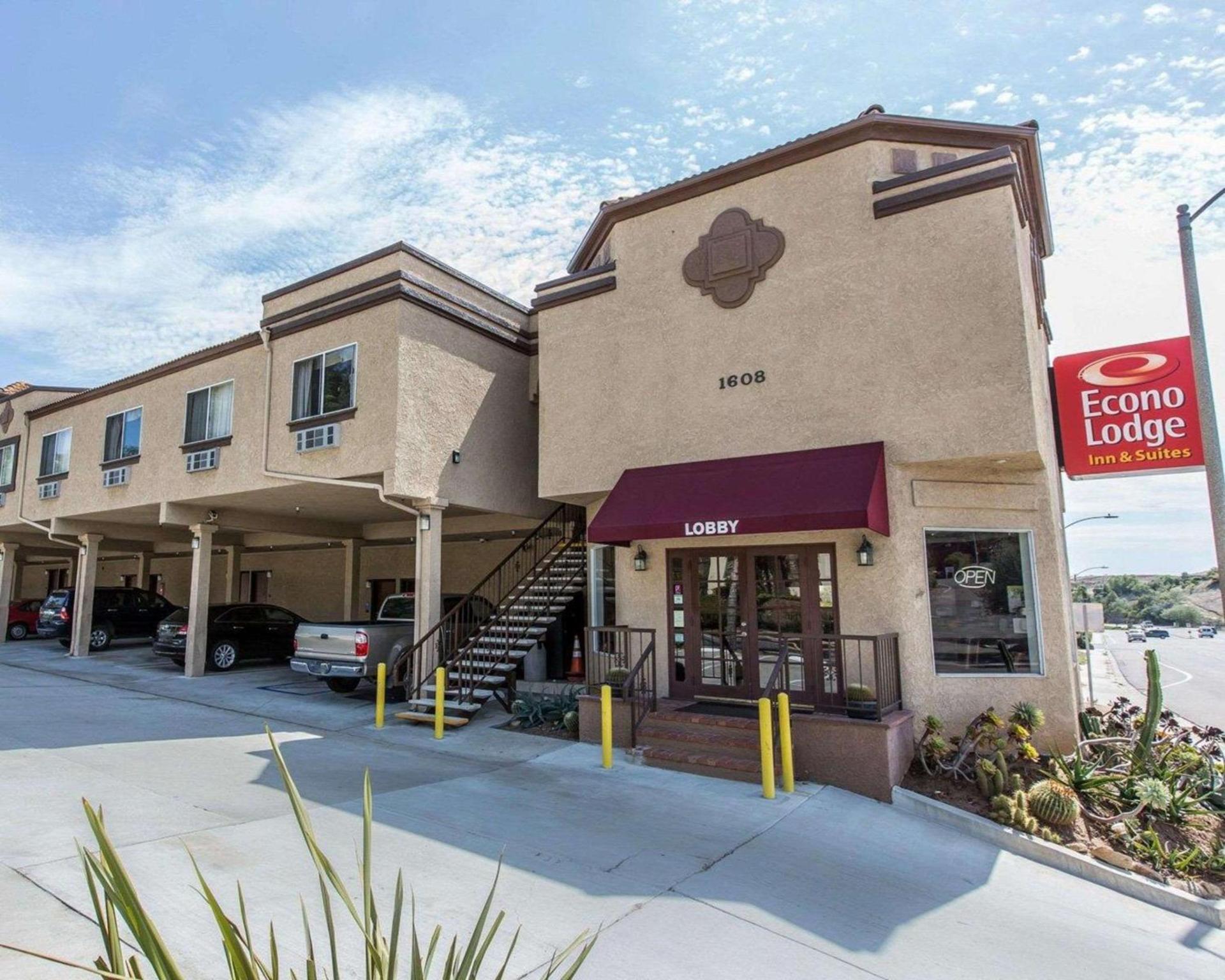 Econo Lodge Inn & Suites Fallbrook Downtown photo 2