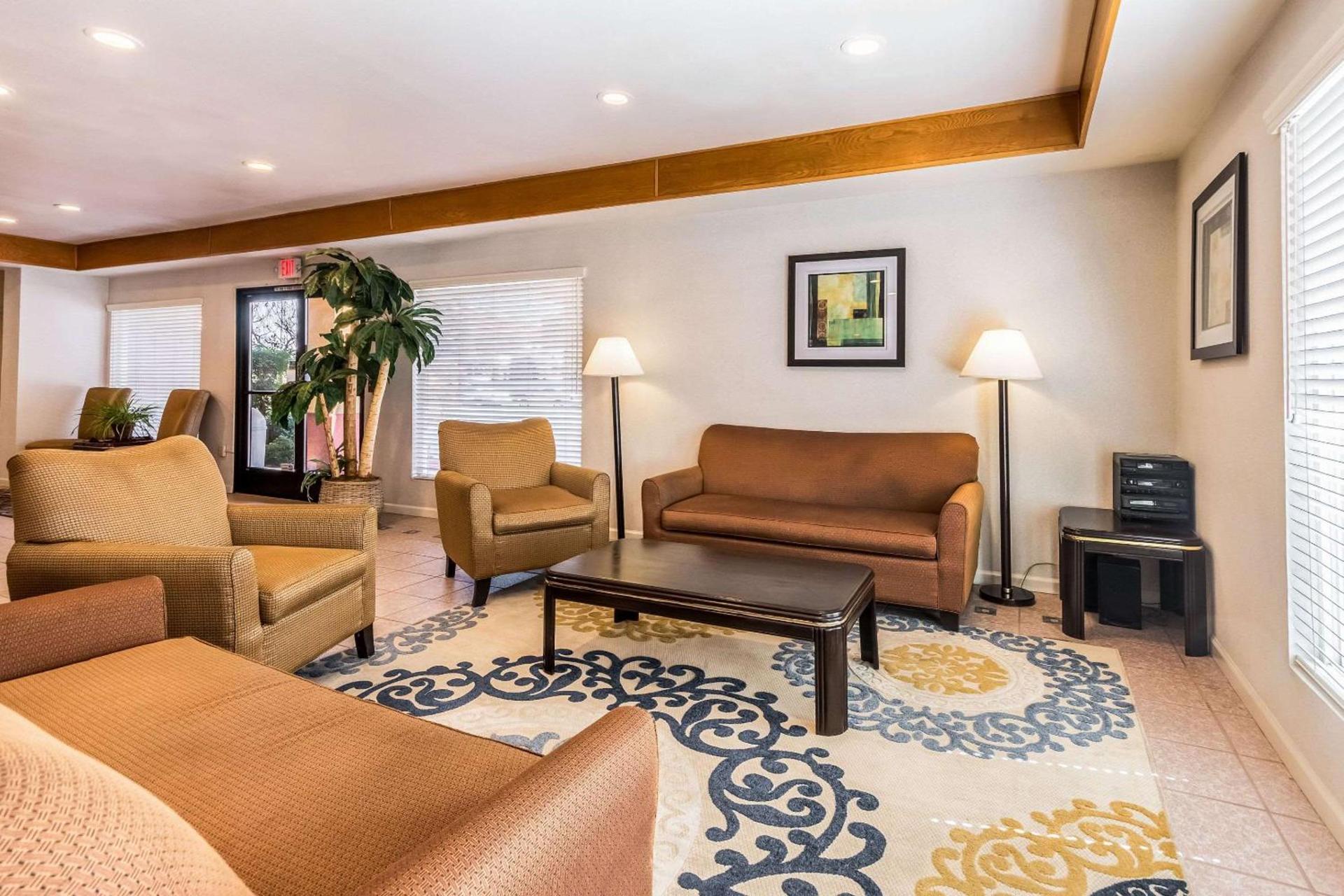 Quality Inn Fresno Near University photo 5