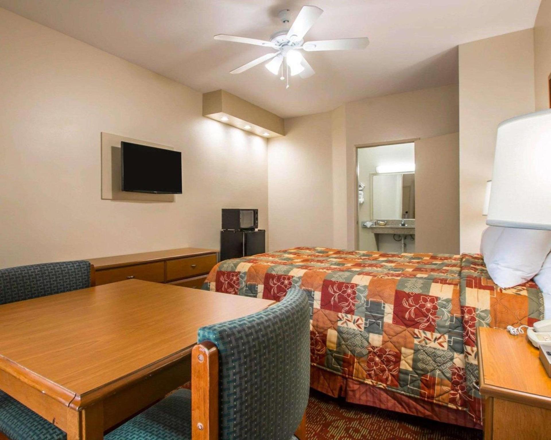 Rodeway Inn Encinitas North photo 18