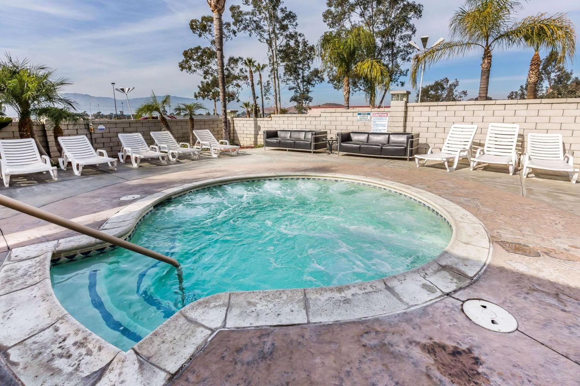 Econo Lodge Lake Elsinore Casino photo 22