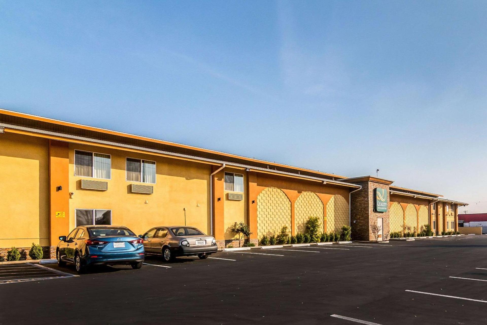 Quality Inn & Suites near Downtown Bakersfield photo 3