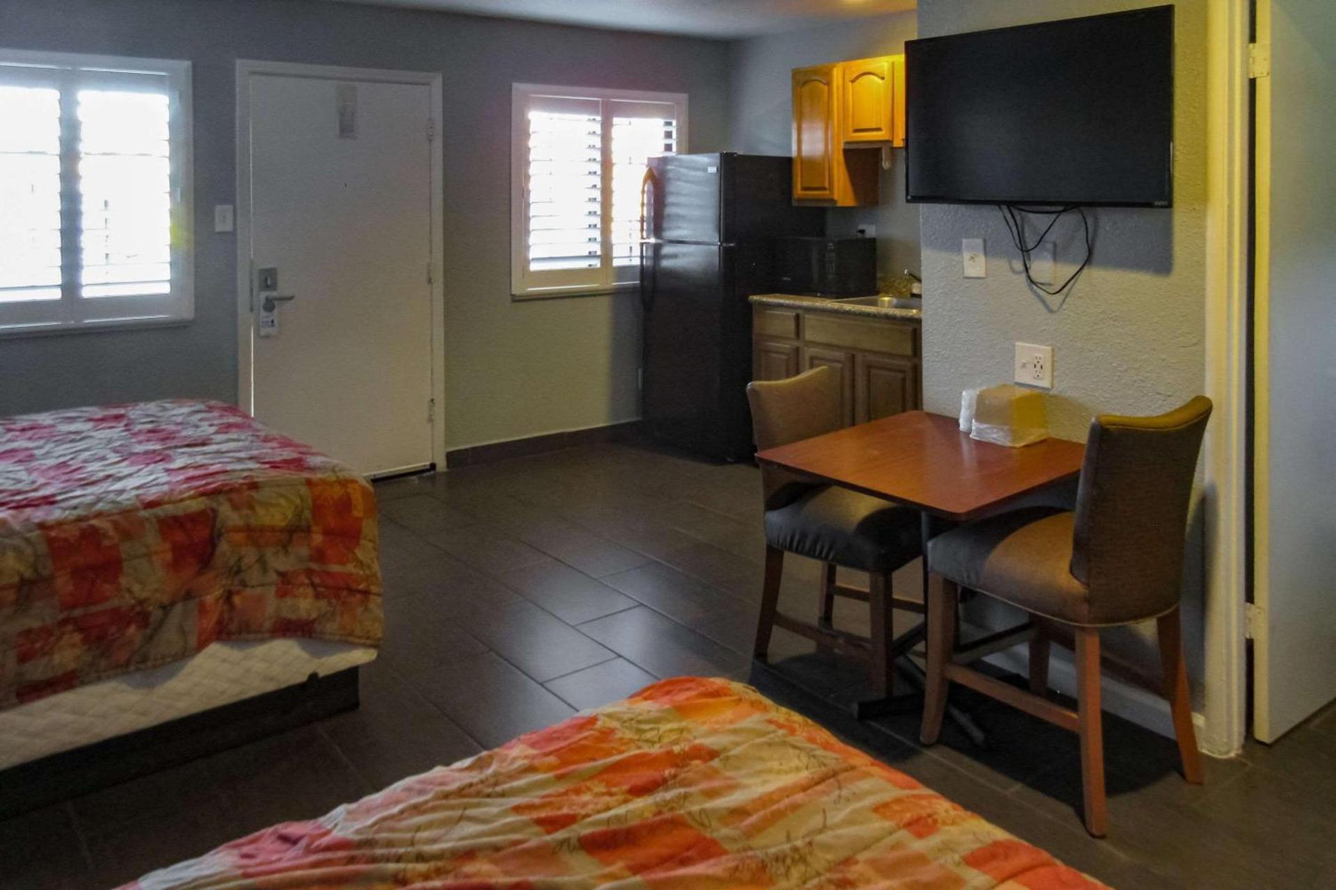 Rodeway Inn San Pablo Hilltop photo 8
