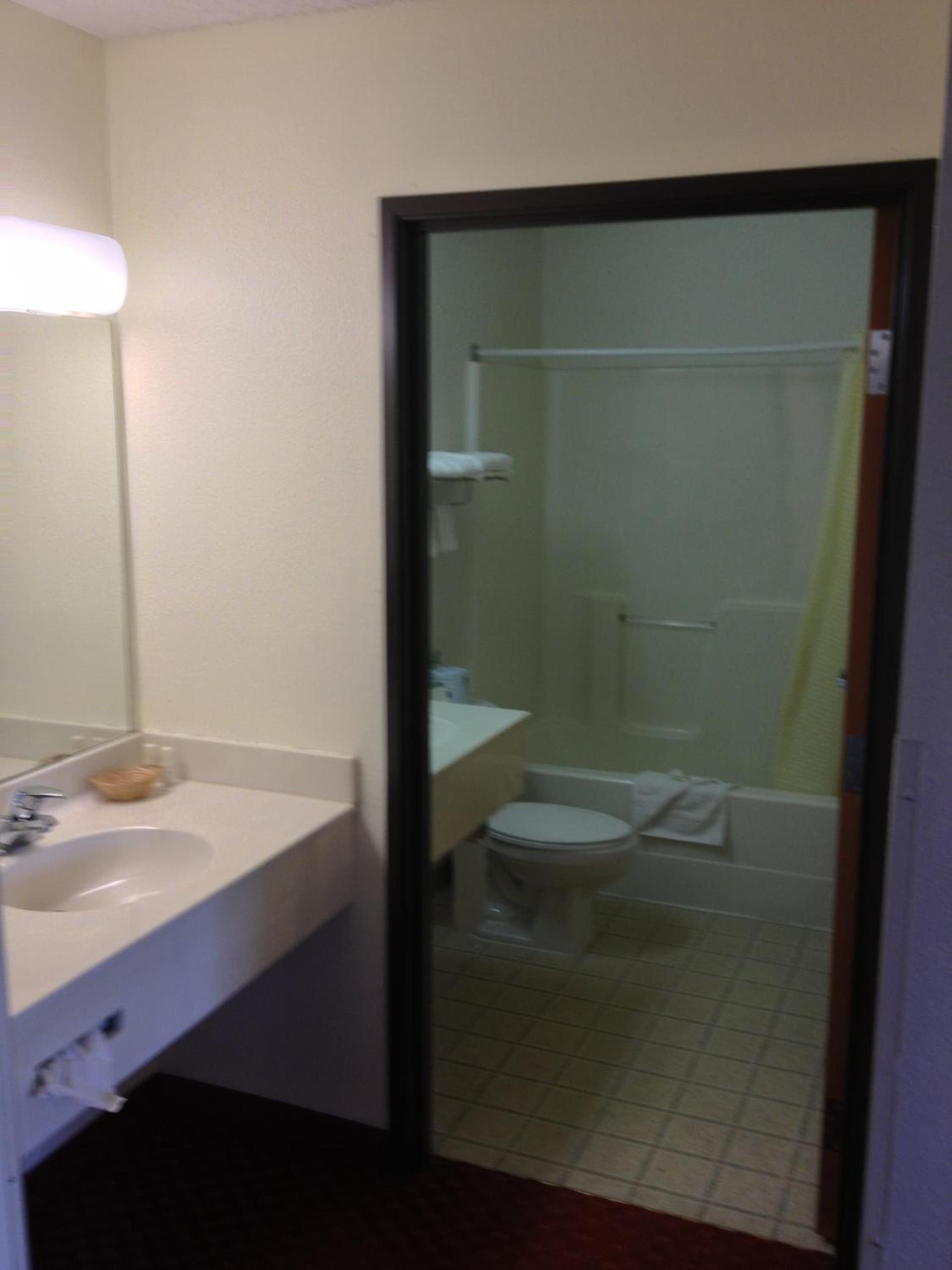 Americas Best Value Inn & Suites-Spring Valley photo 23