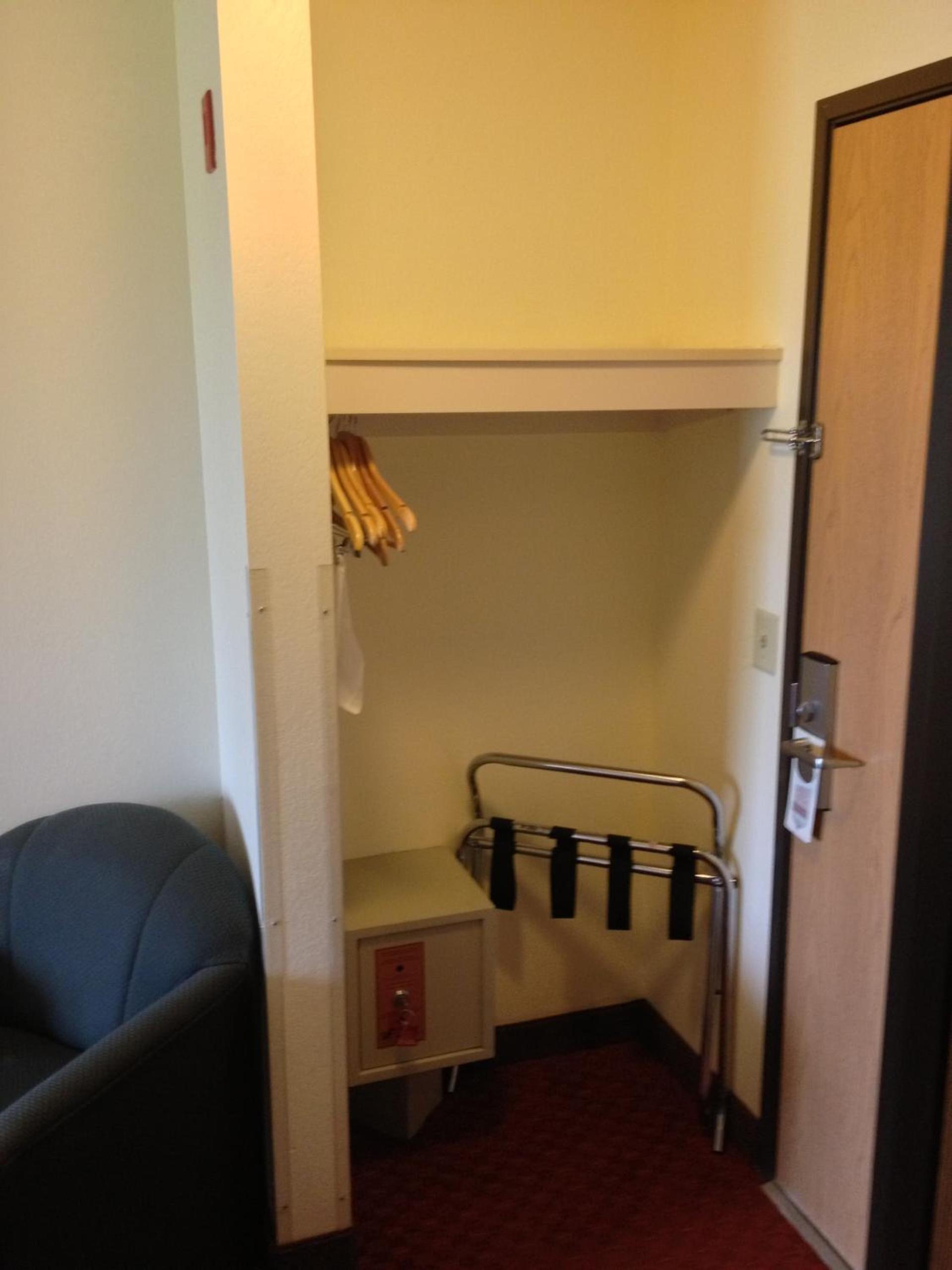Americas Best Value Inn & Suites-Spring Valley photo 27