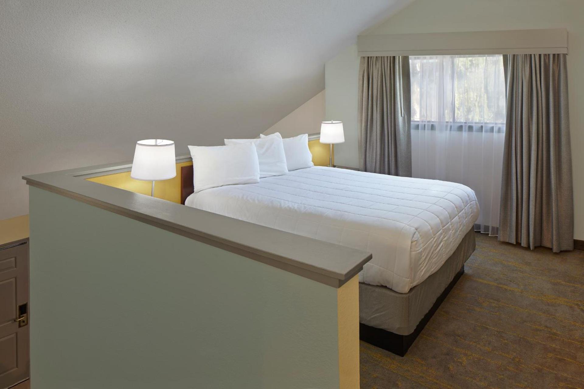 New Haven Village Suites photo 16