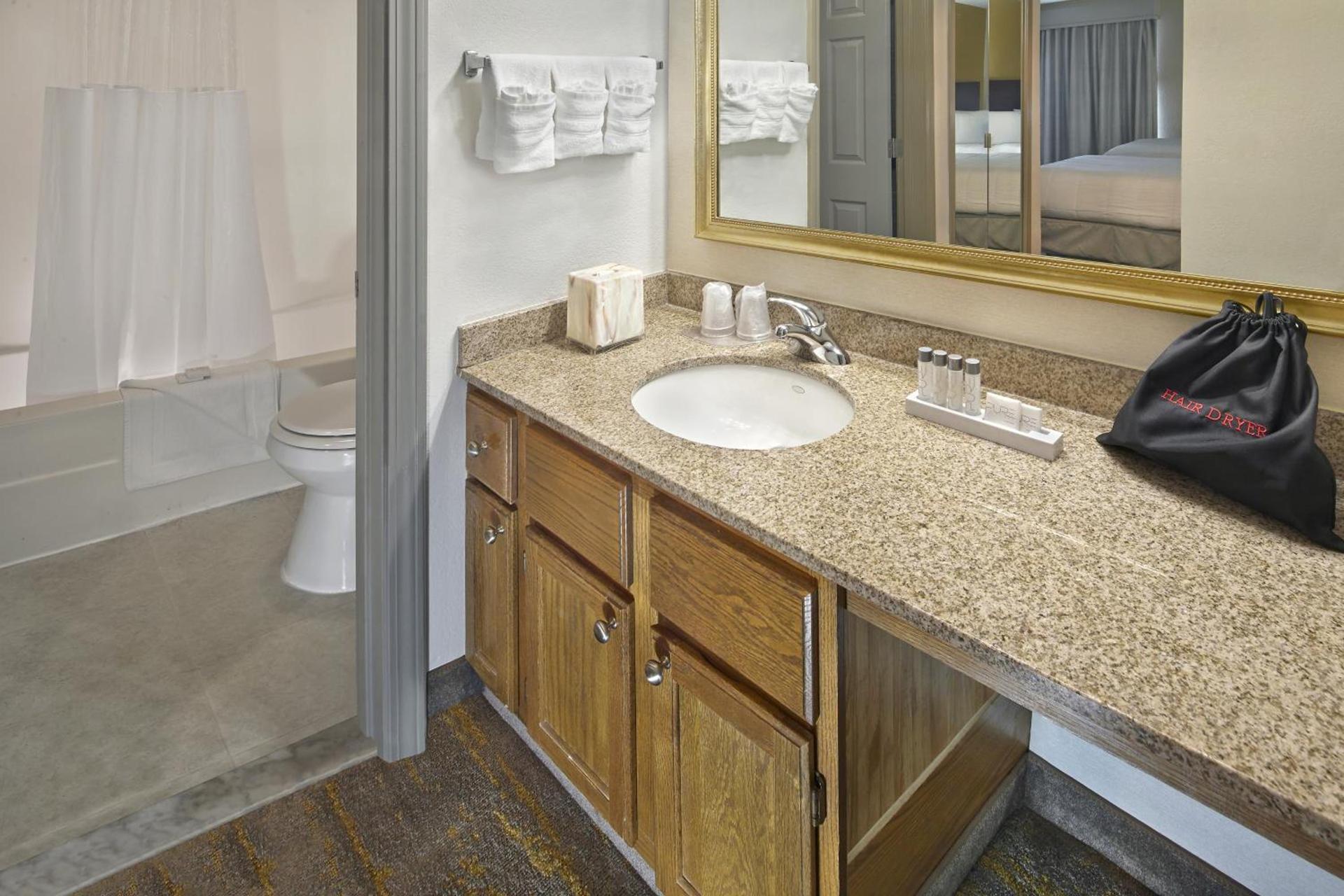 New Haven Village Suites photo 14