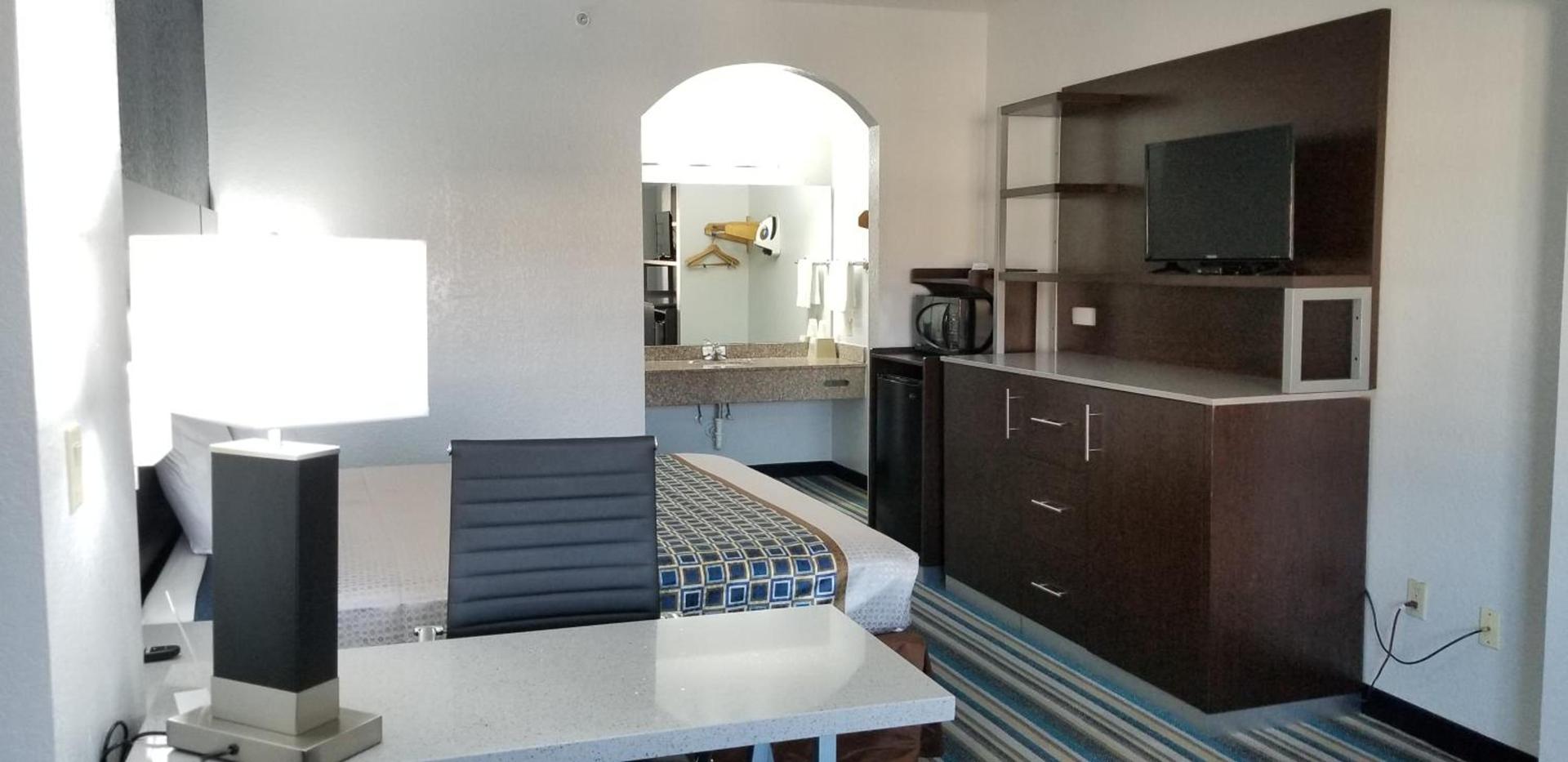 HomeBridge Inn and Suites photo 14