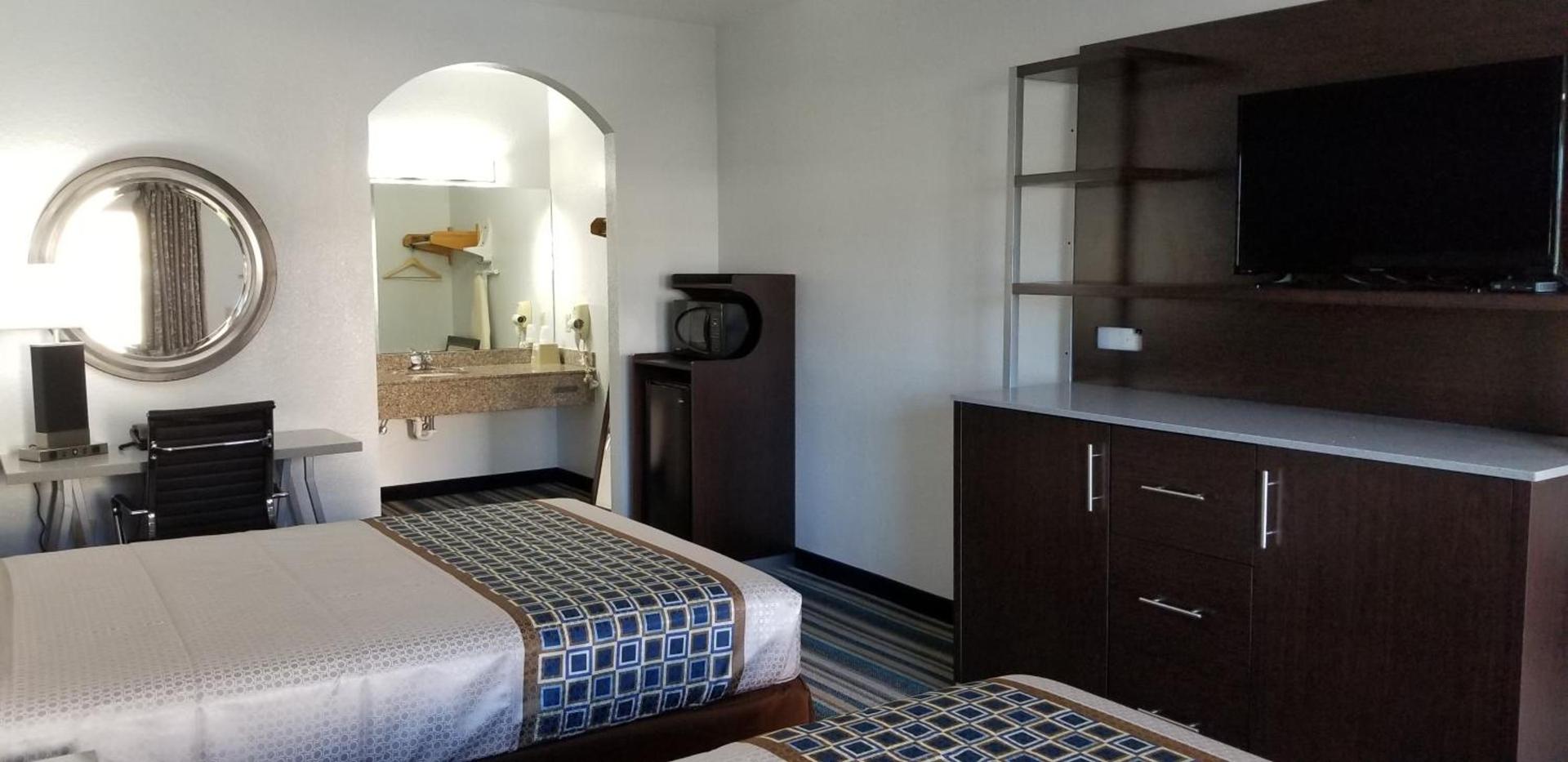 HomeBridge Inn and Suites photo 10