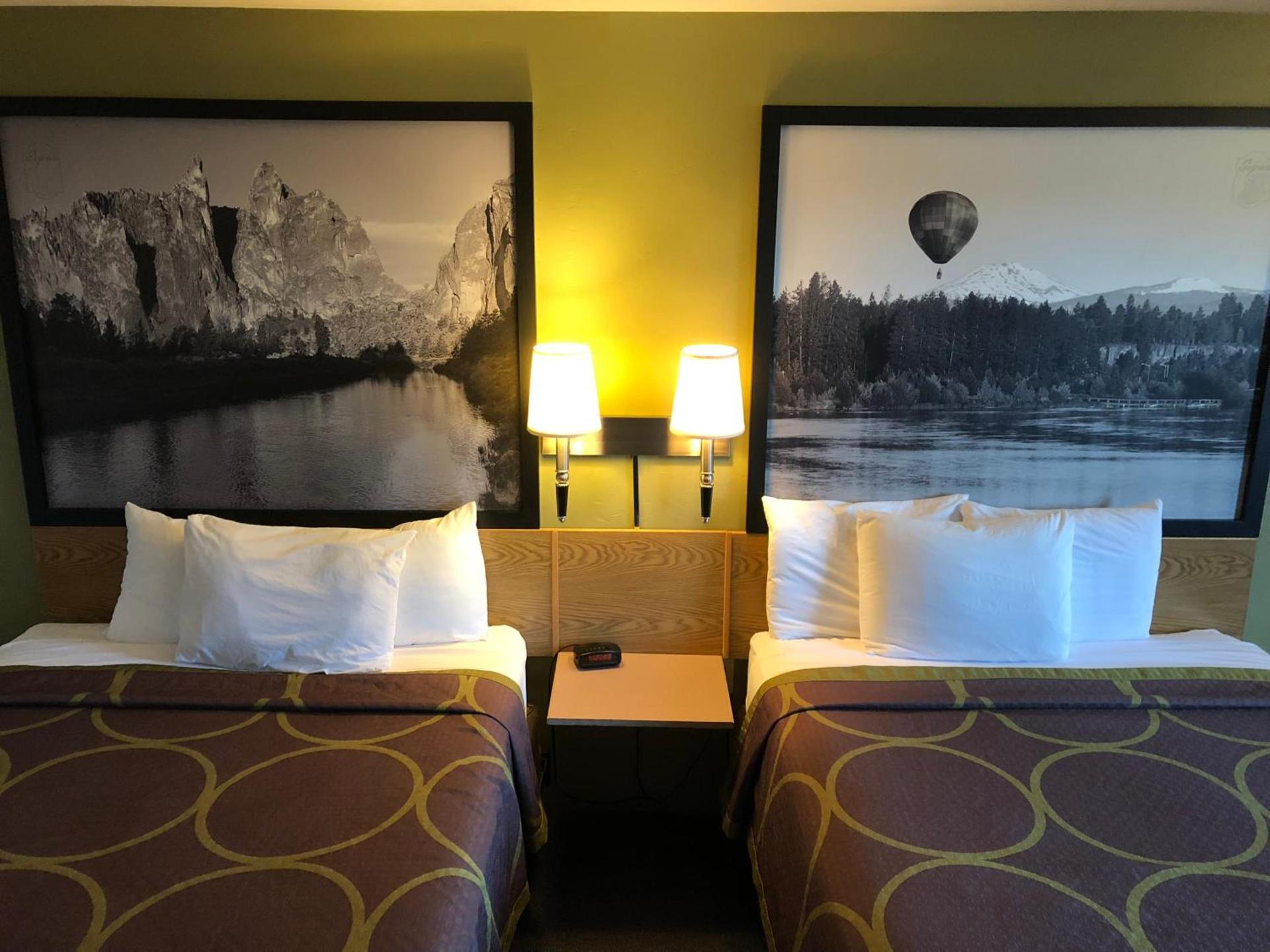Super 8 by Wyndham Redmond photo 18
