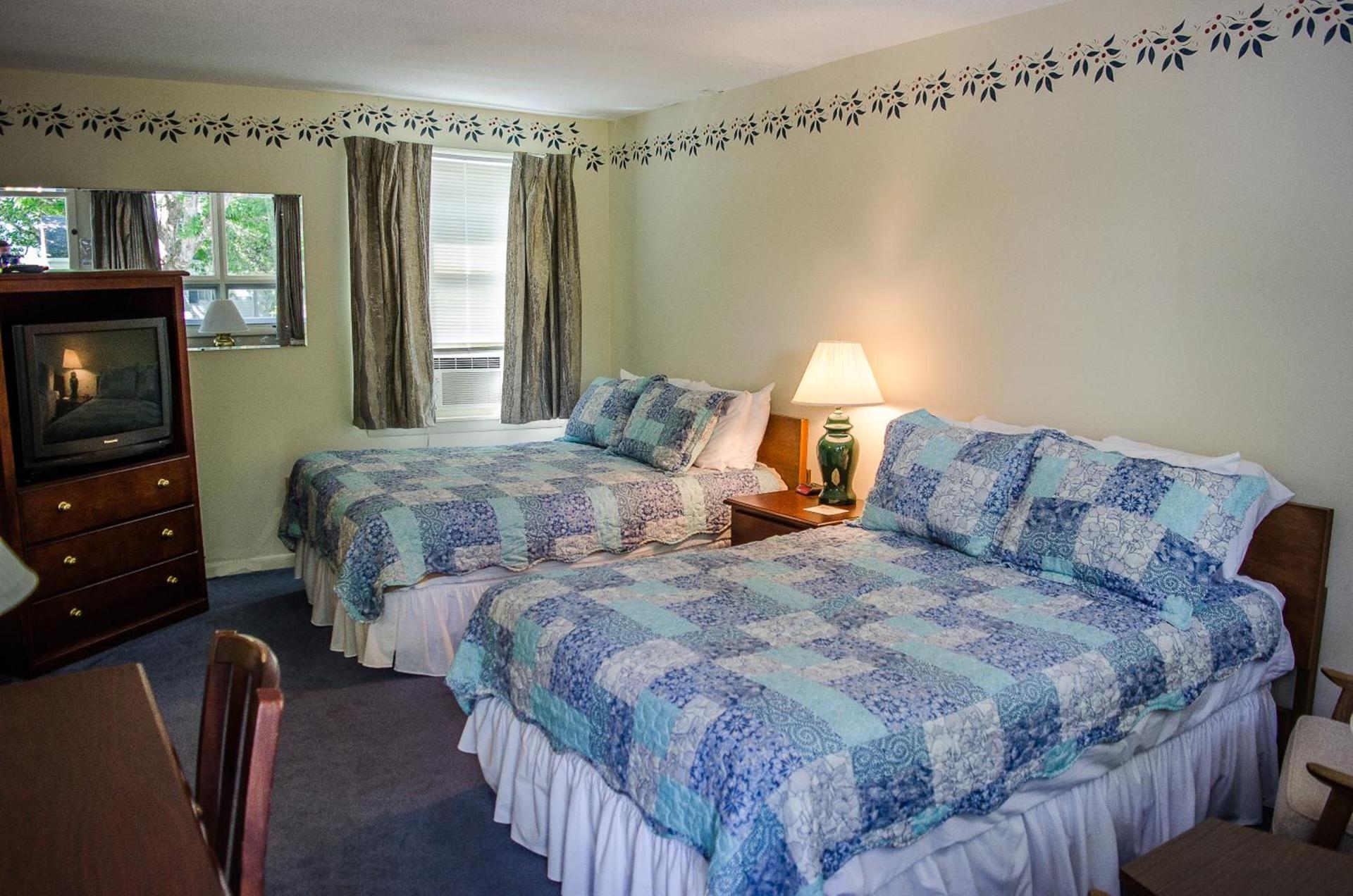 High Tide Inn on the Ocean, Motel and Cottages photo 32