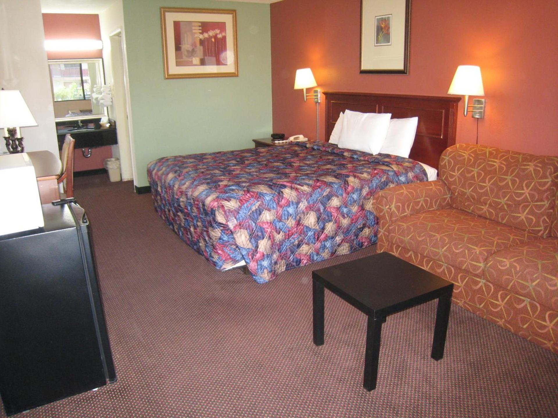 Motel 8 Maricopa photo 13