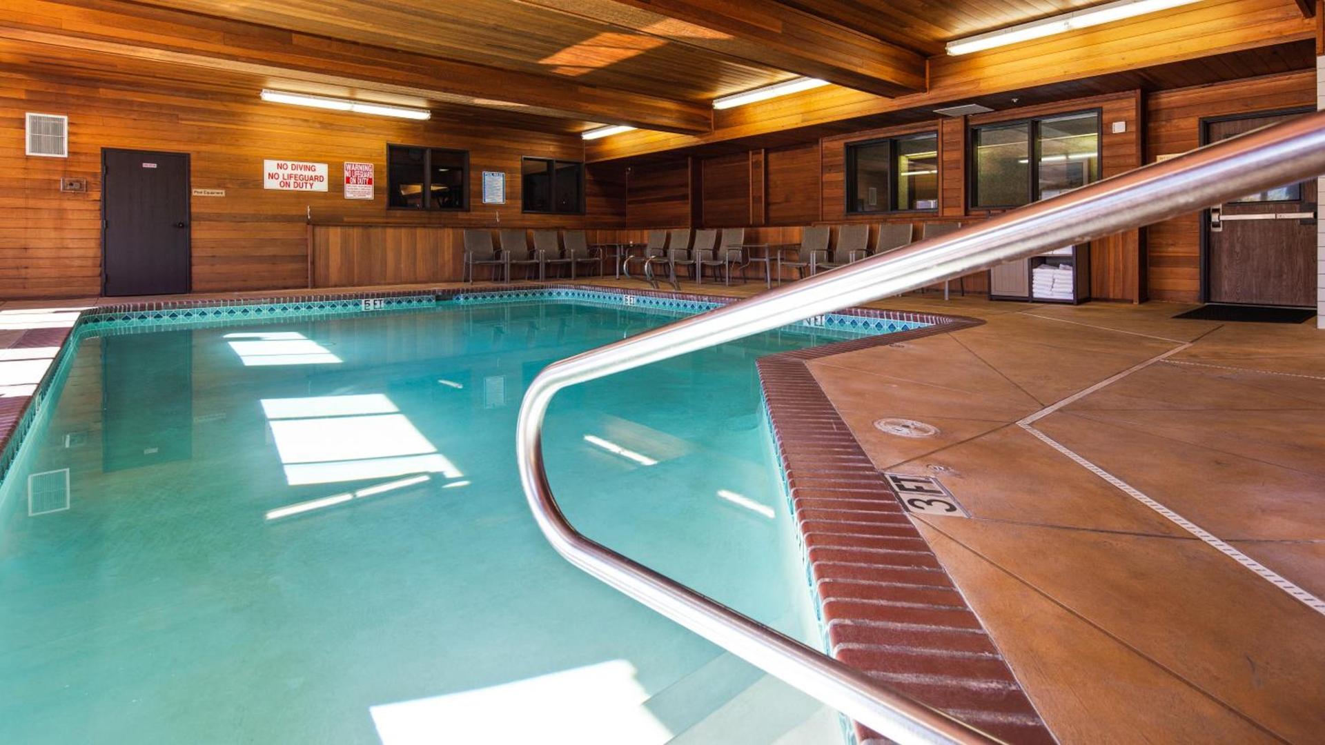 Best Western Cascade Inn & Suites photo 42