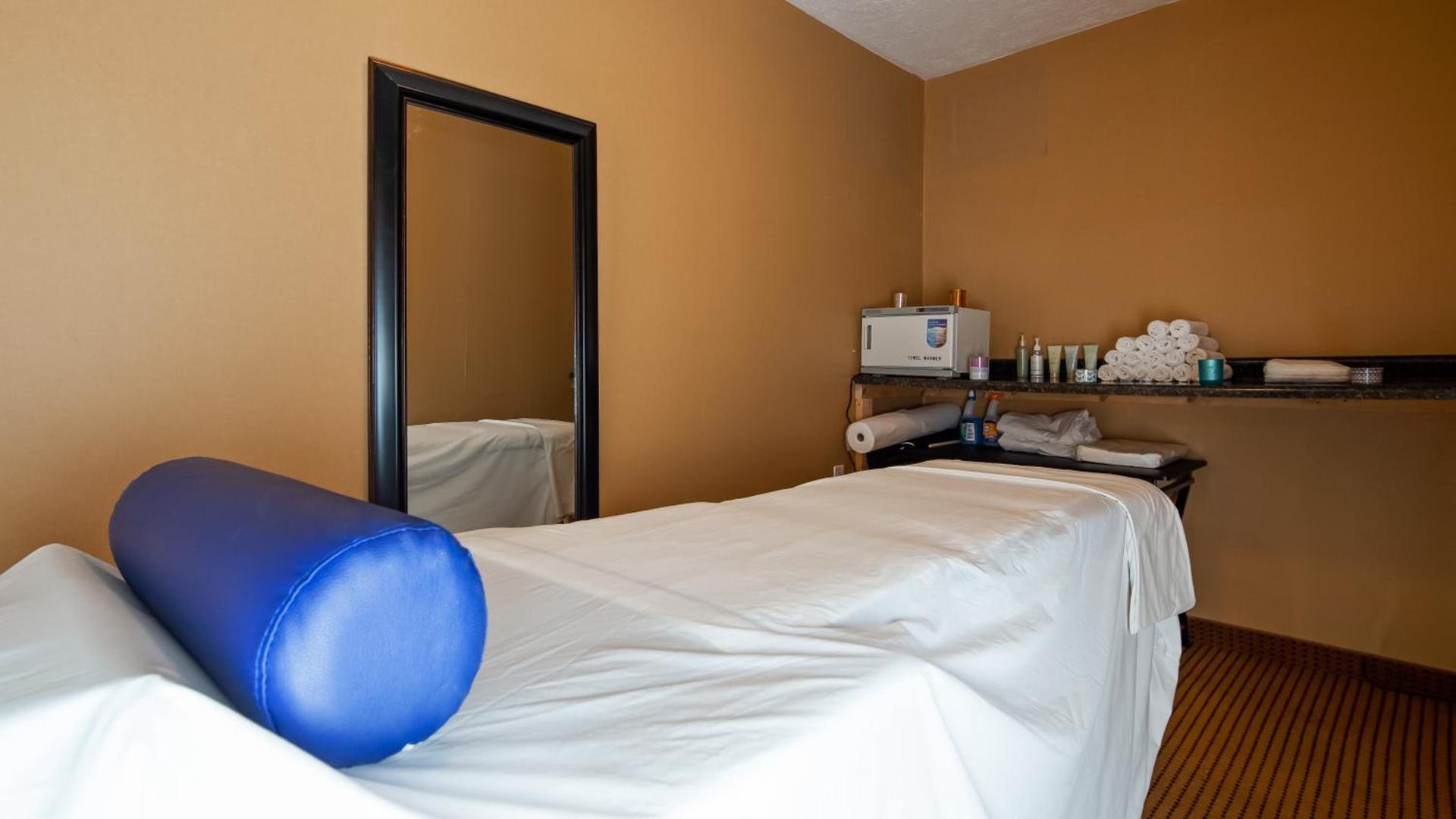 Days Inn by Wyndham Lincoln, IL Route 66 photo 61