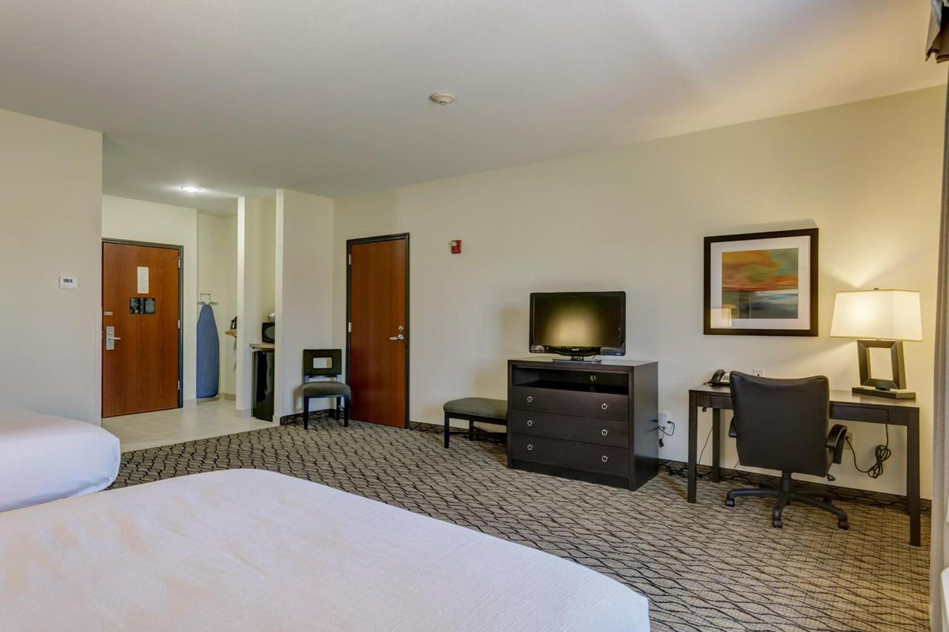 Holiday Inn Poplar Bluff by IHG photo 9