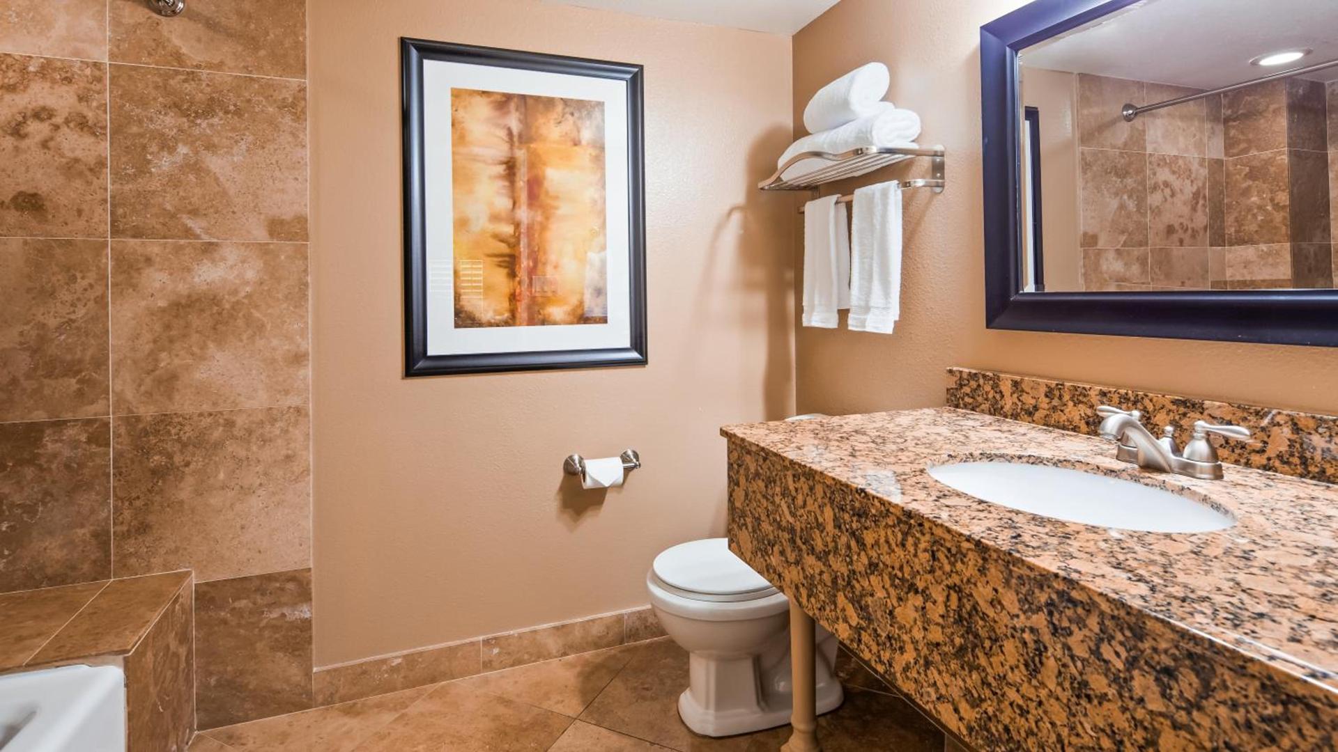 Best Western Plus Casino Royale - Center Strip photo 22