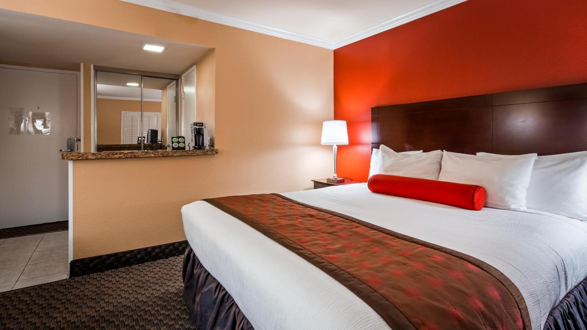 Best Western Plus Casino Royale - Center Strip photo 2