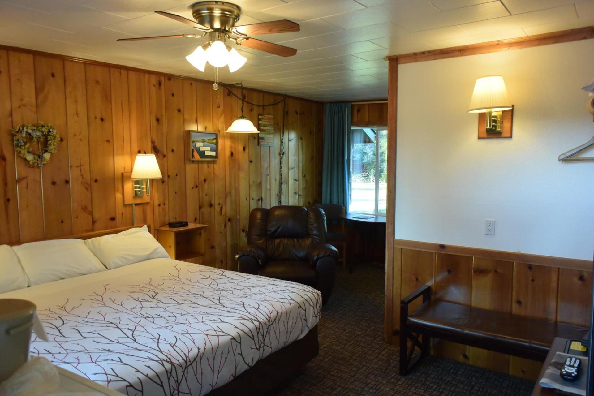 Park Motel and Cabins photo 2