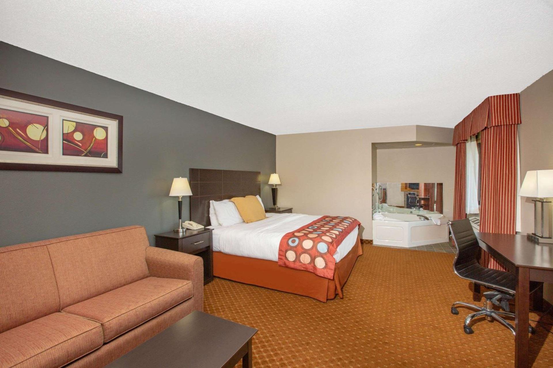 AmericInn by Wyndham Coralville photo 18