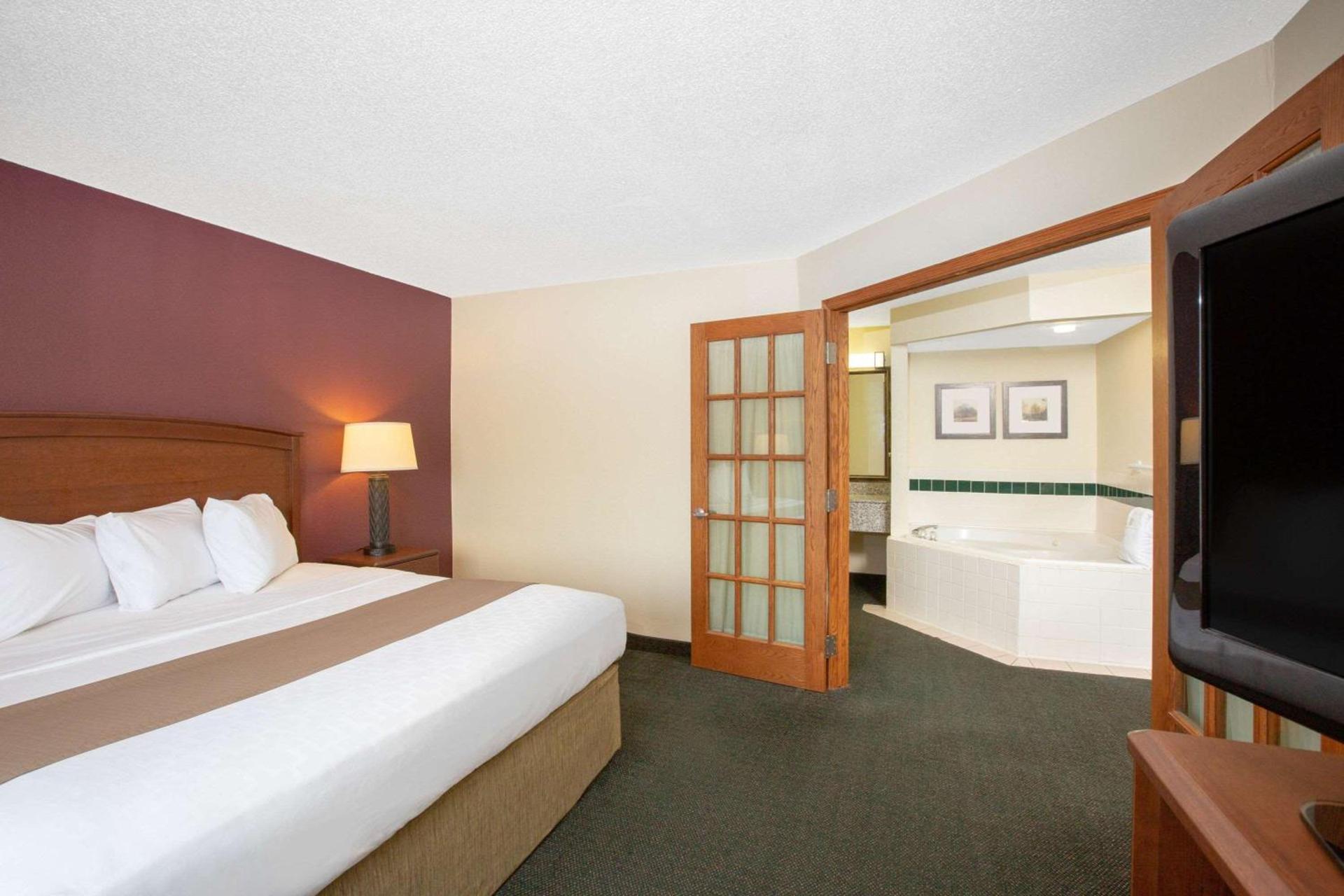 AmericInn by Wyndham Kearney photo 39