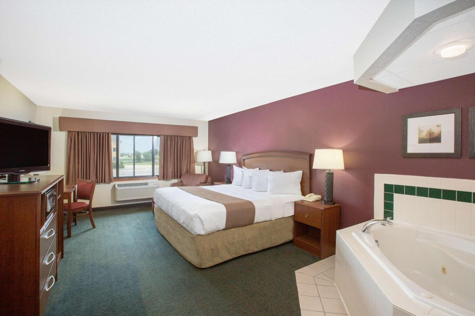 AmericInn by Wyndham Kearney photo 2