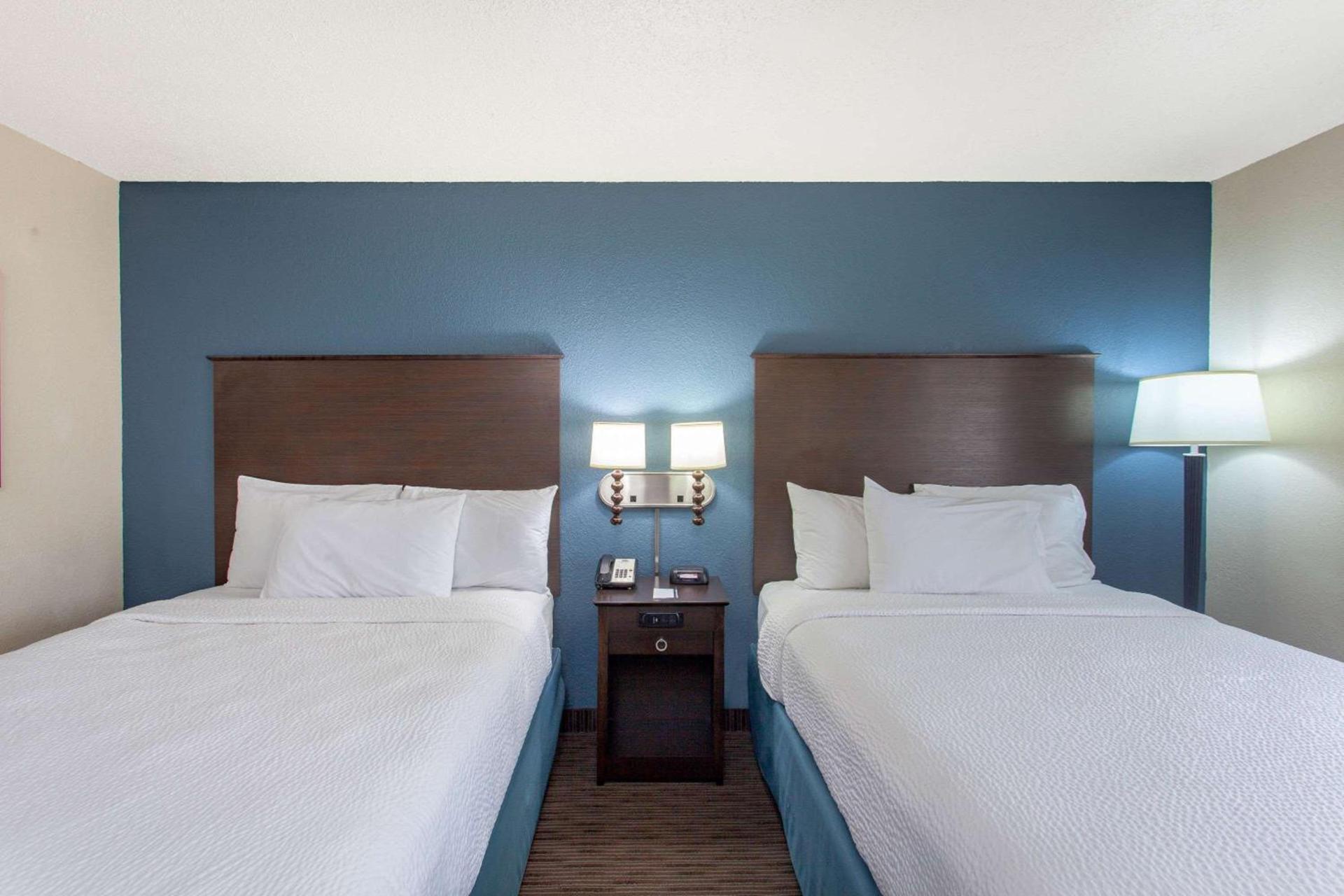 AmericInn by Wyndham Mankato Event Center near MSU photo 14