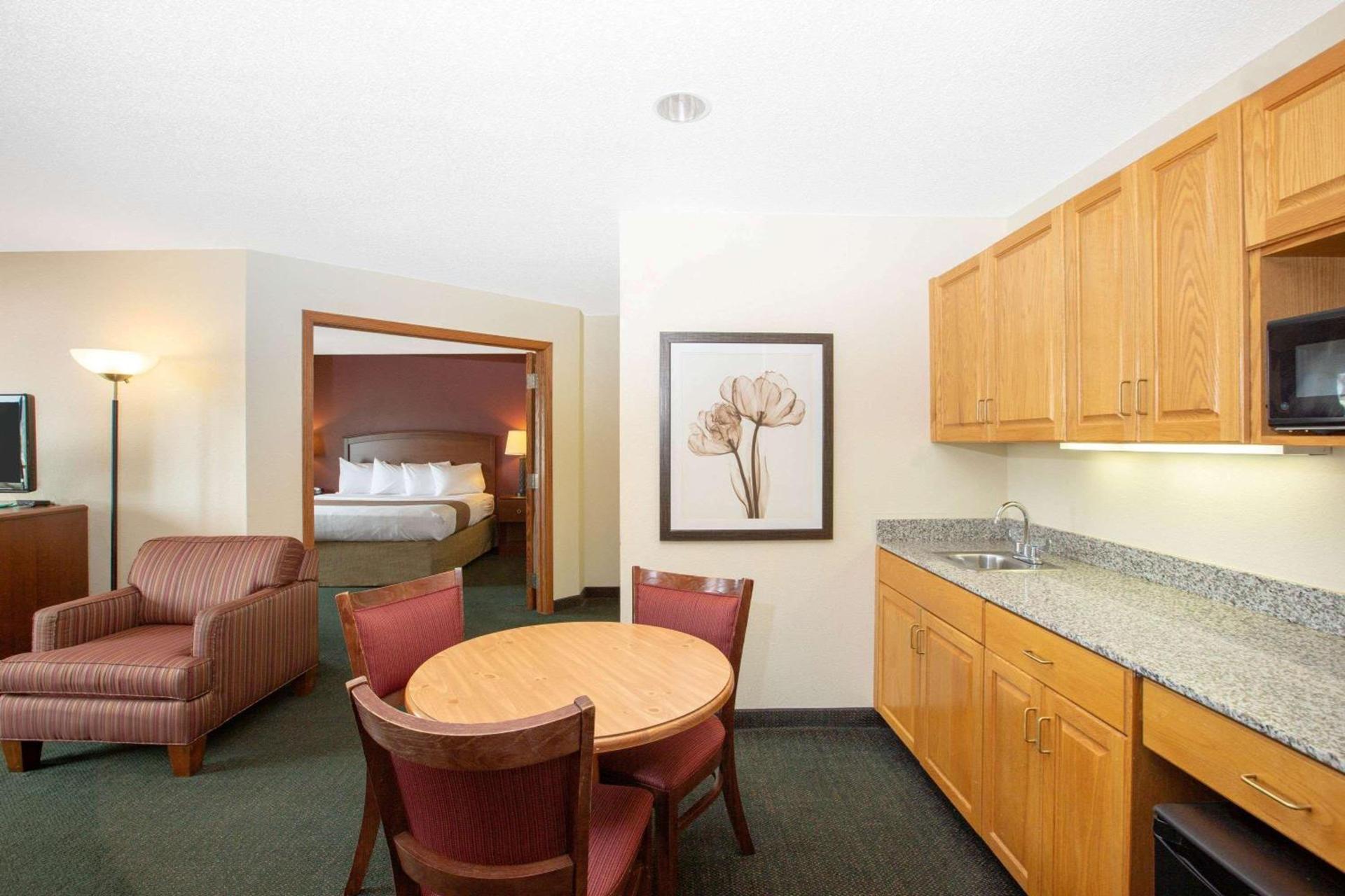 AmericInn by Wyndham Kearney photo 42